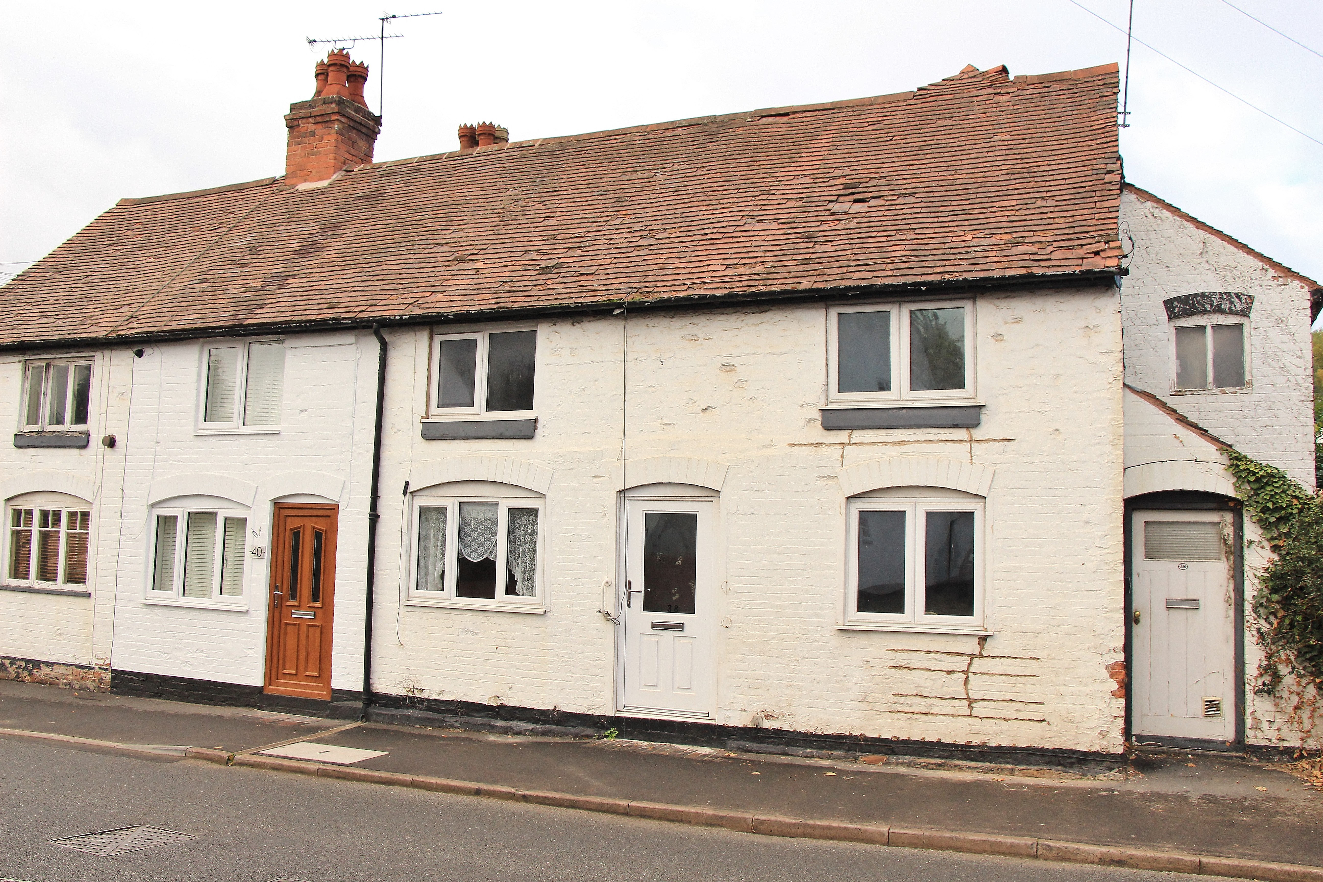 VACANT - Freehold Mid Terrace House