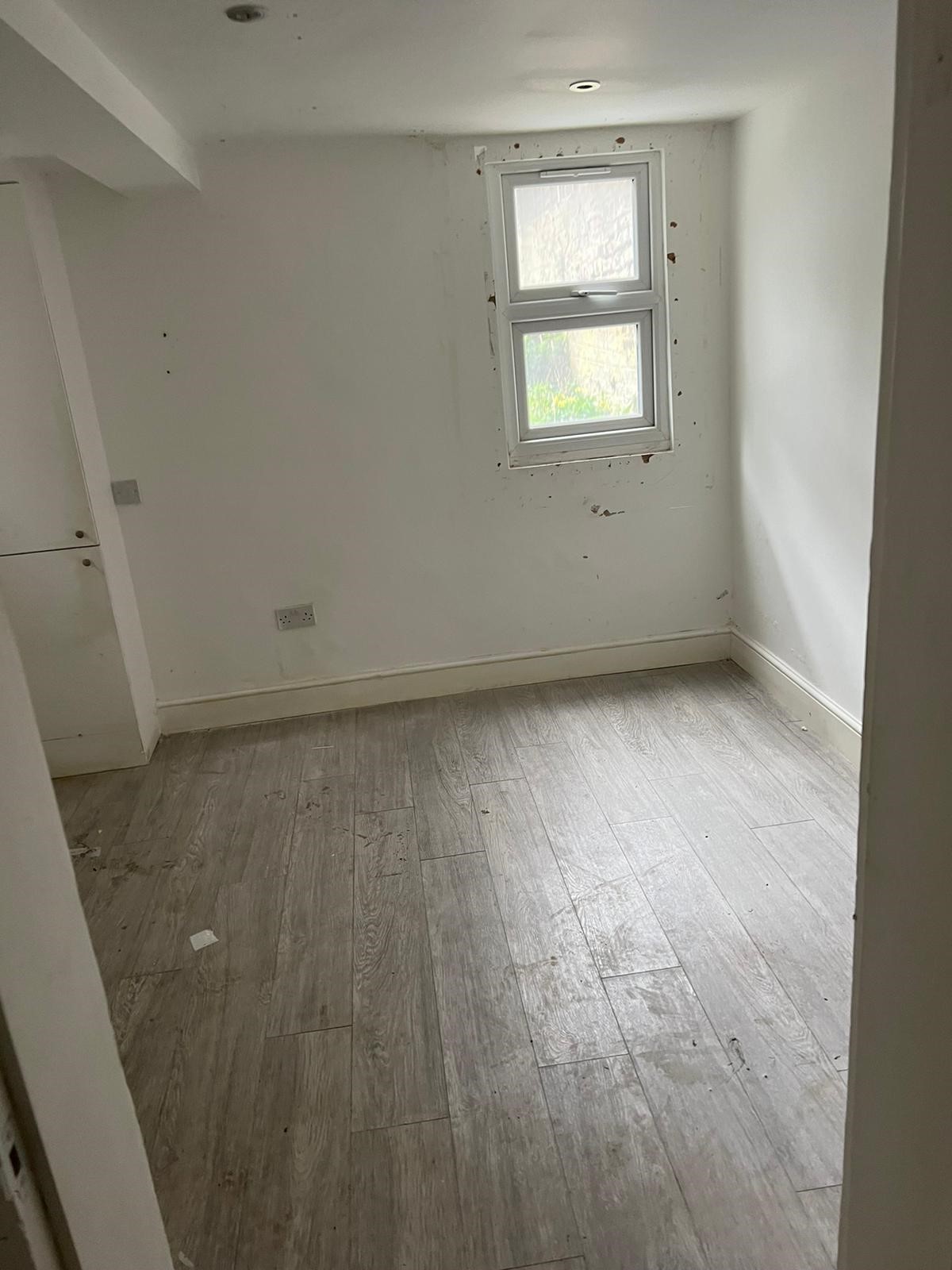 VACANT - Freehold Mid Terrace Building
