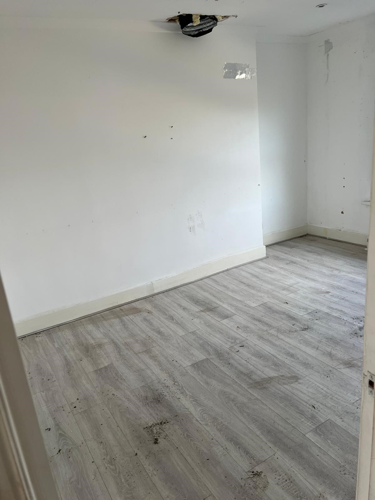 VACANT - Freehold Mid Terrace Building