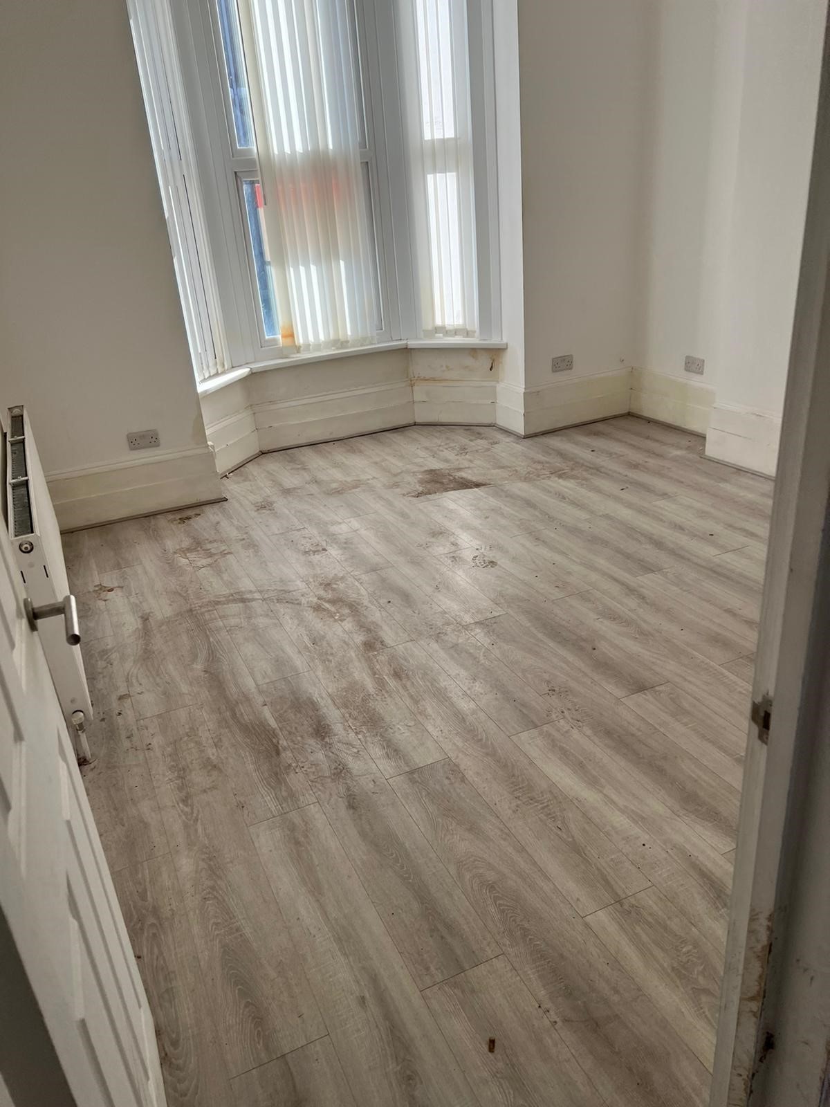 VACANT - Freehold Mid Terrace Building