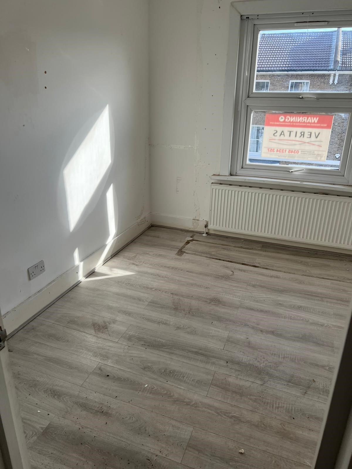 VACANT - Freehold Mid Terrace Building