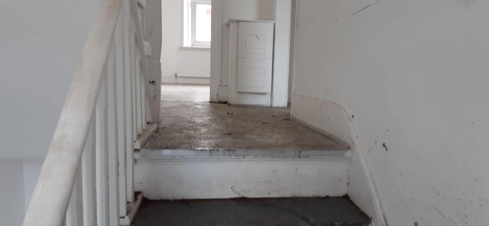 VACANT - Freehold Mid Terrace Building
