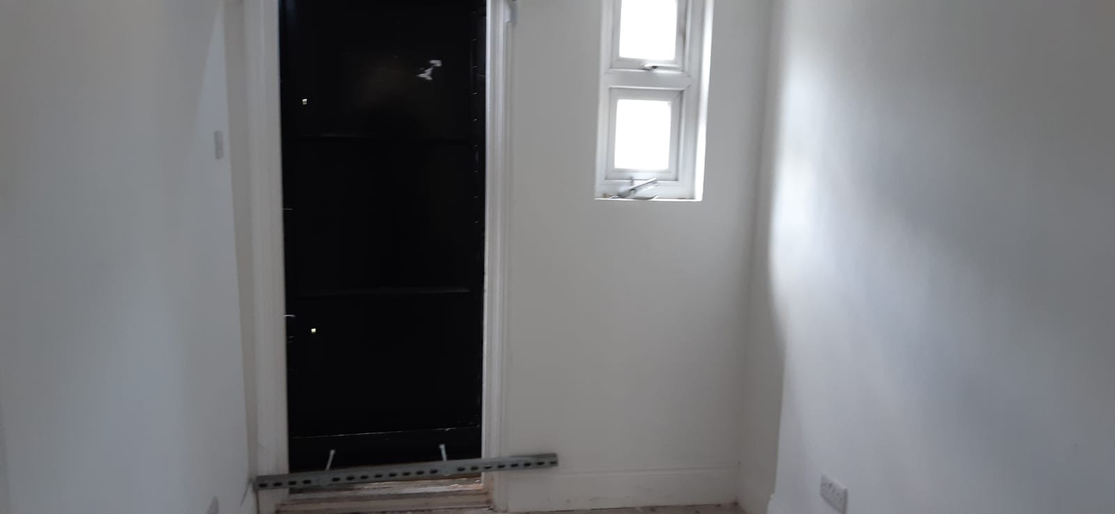 VACANT - Freehold Mid Terrace Building