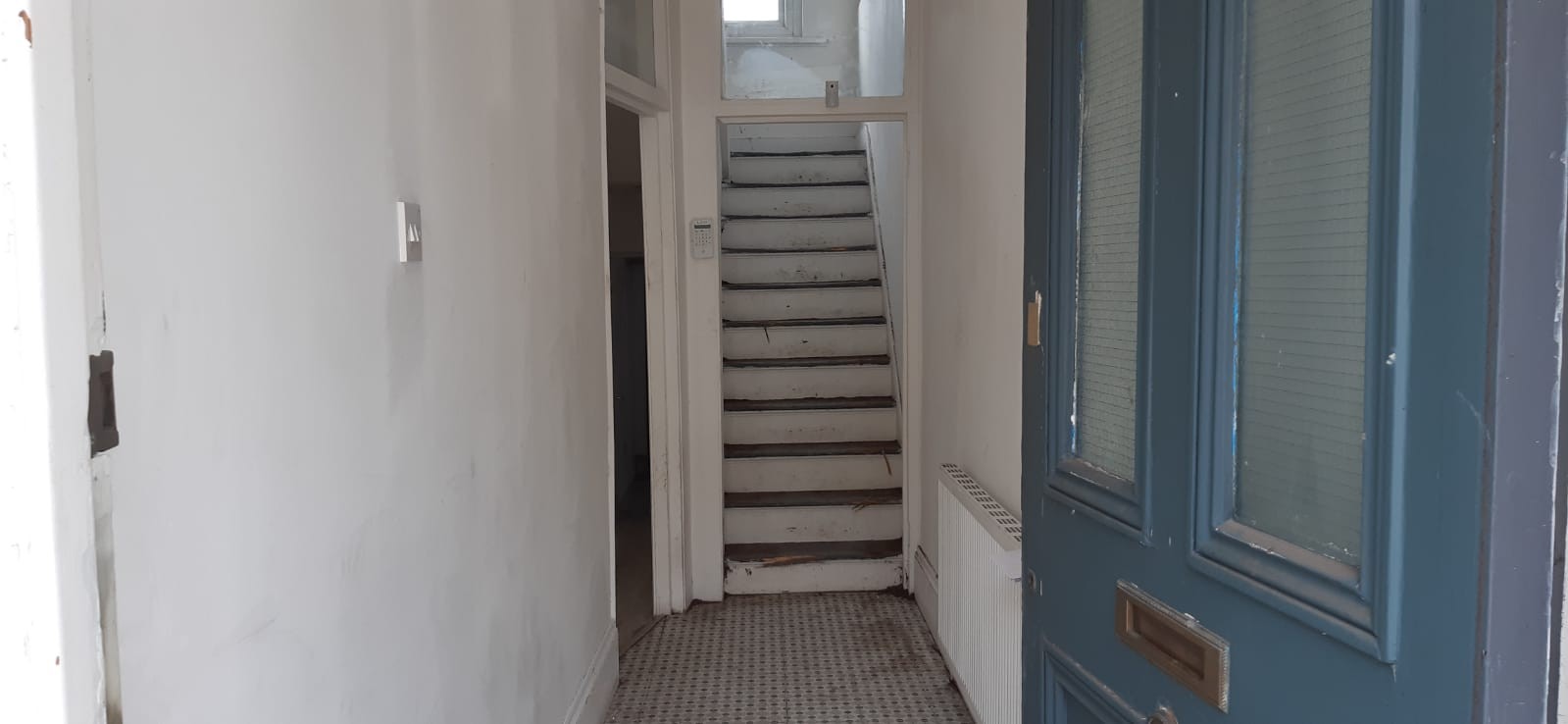 VACANT - Freehold Mid Terrace Building