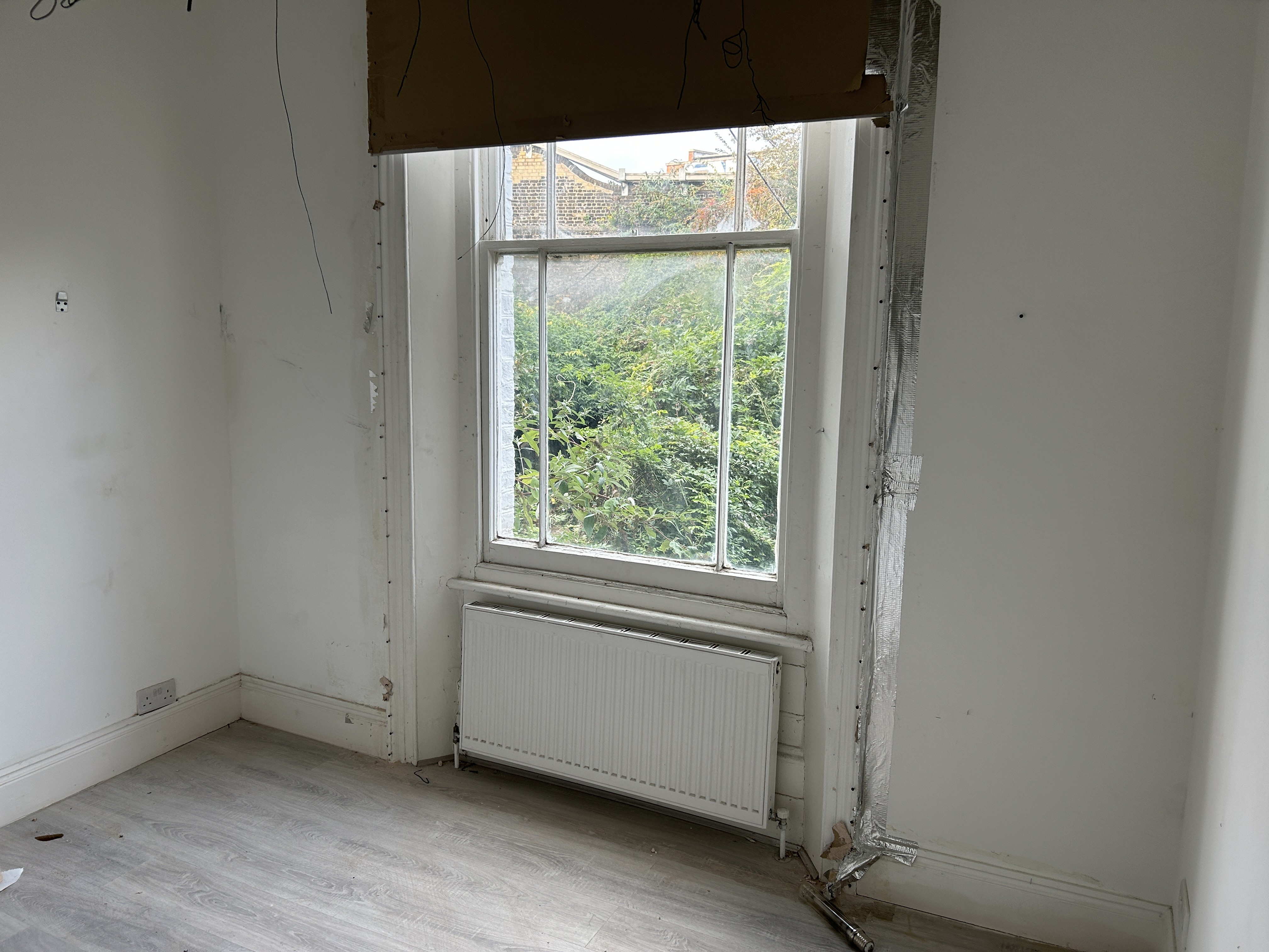 VACANT - Freehold Mid Terrace Building