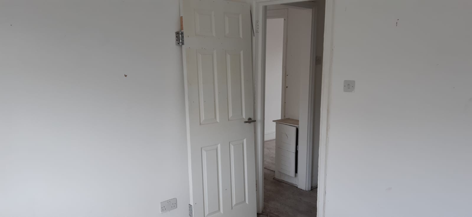 VACANT - Freehold Mid Terrace Building
