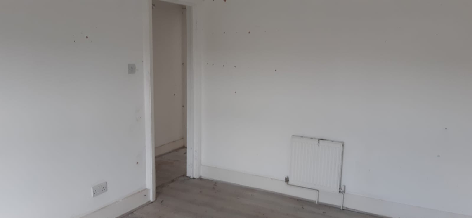 VACANT - Freehold Mid Terrace Building