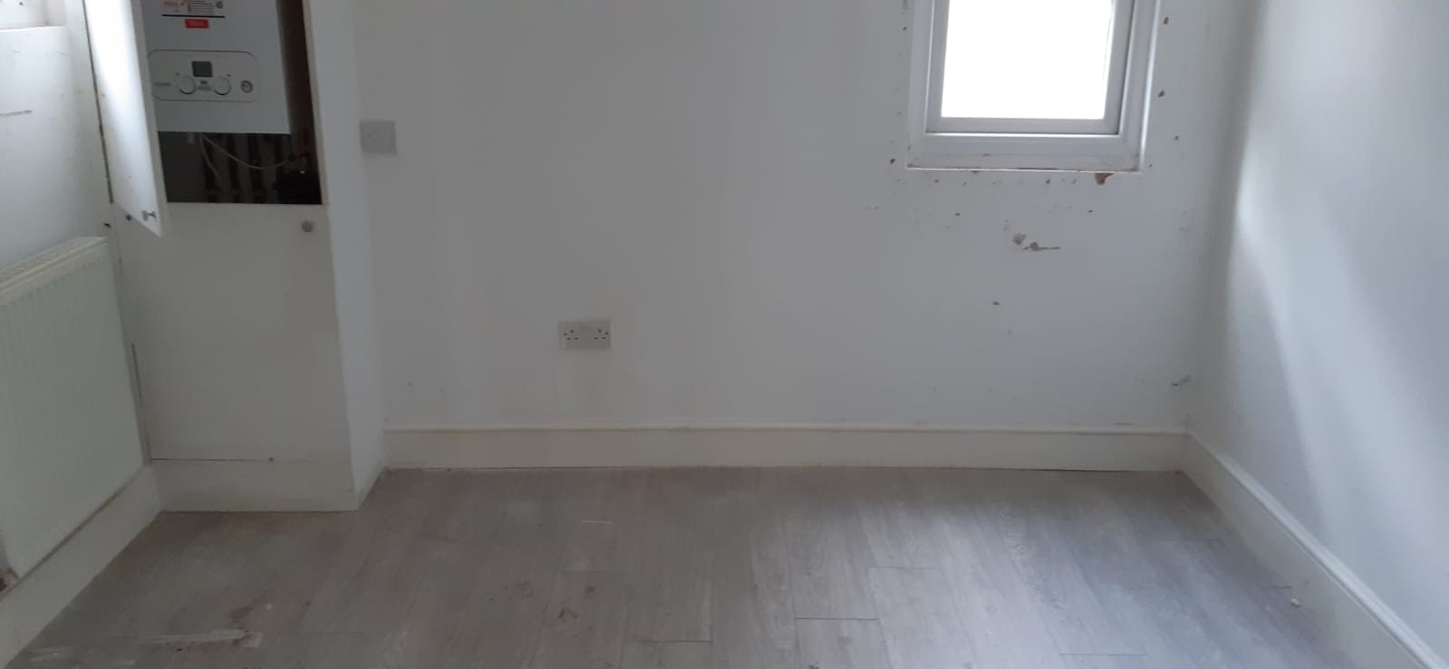 VACANT - Freehold Mid Terrace Building