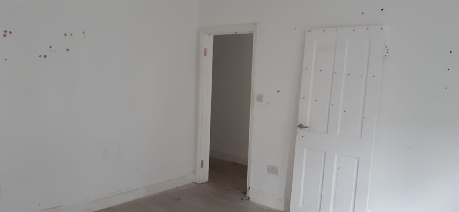 VACANT - Freehold Mid Terrace Building