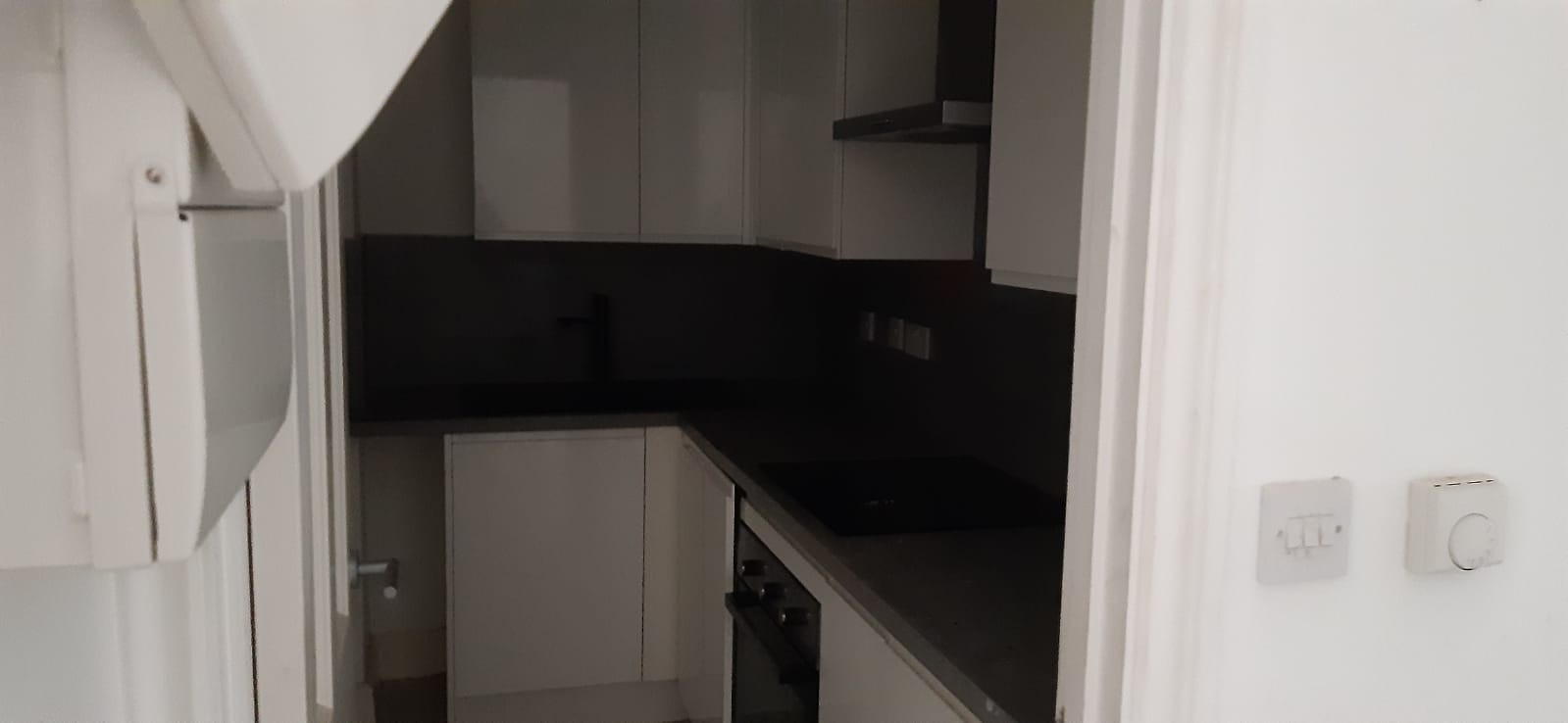 VACANT - Freehold Mid Terrace Building