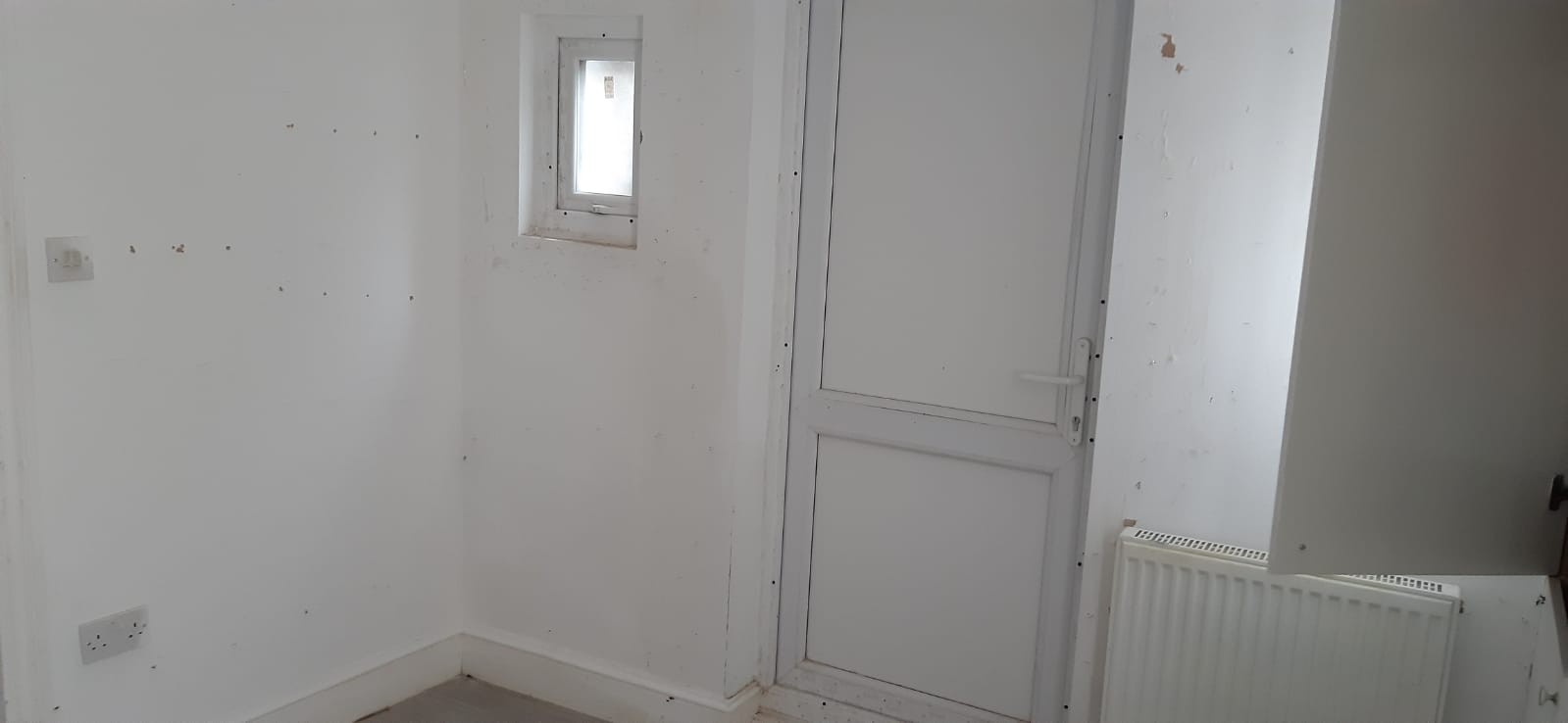 VACANT - Freehold Mid Terrace Building