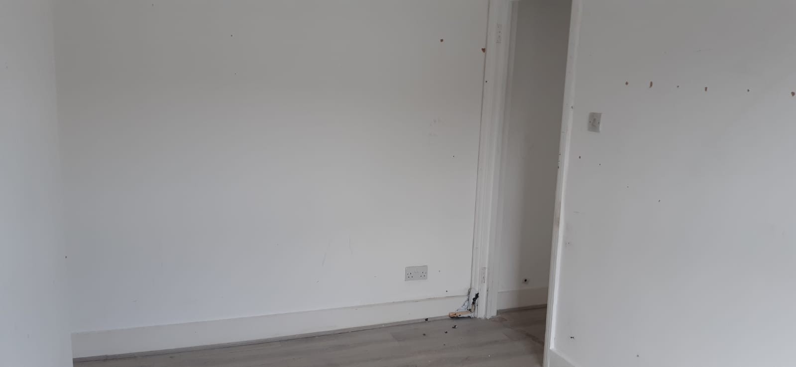 VACANT - Freehold Mid Terrace Building