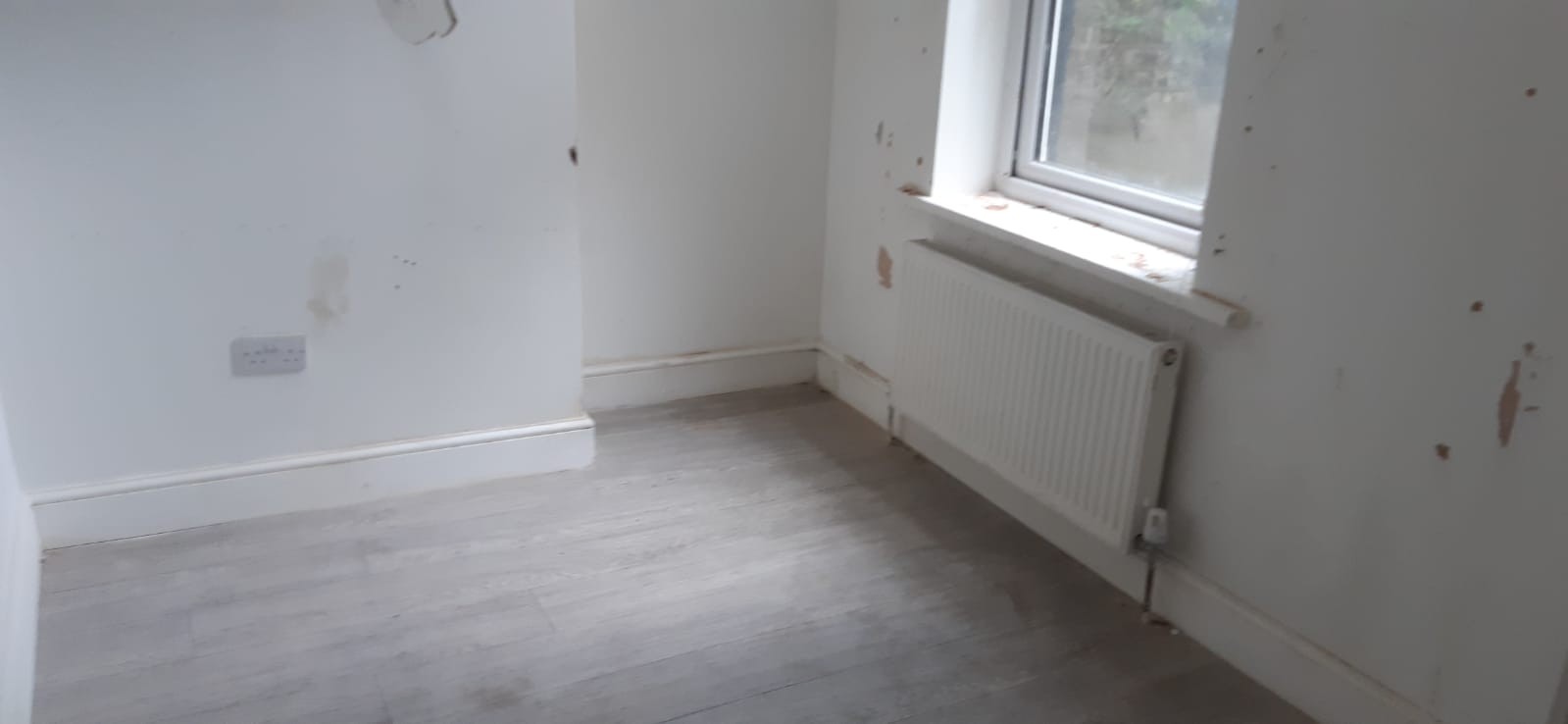 VACANT - Freehold Mid Terrace Building