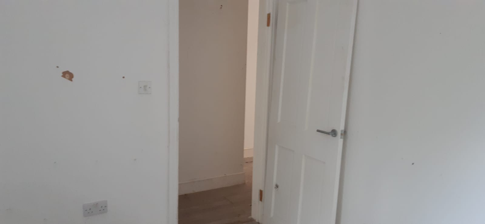 VACANT - Freehold Mid Terrace Building