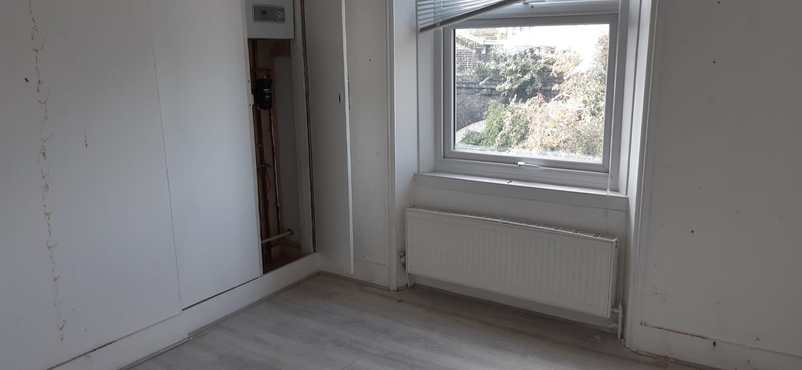 VACANT - Freehold Mid Terrace Building
