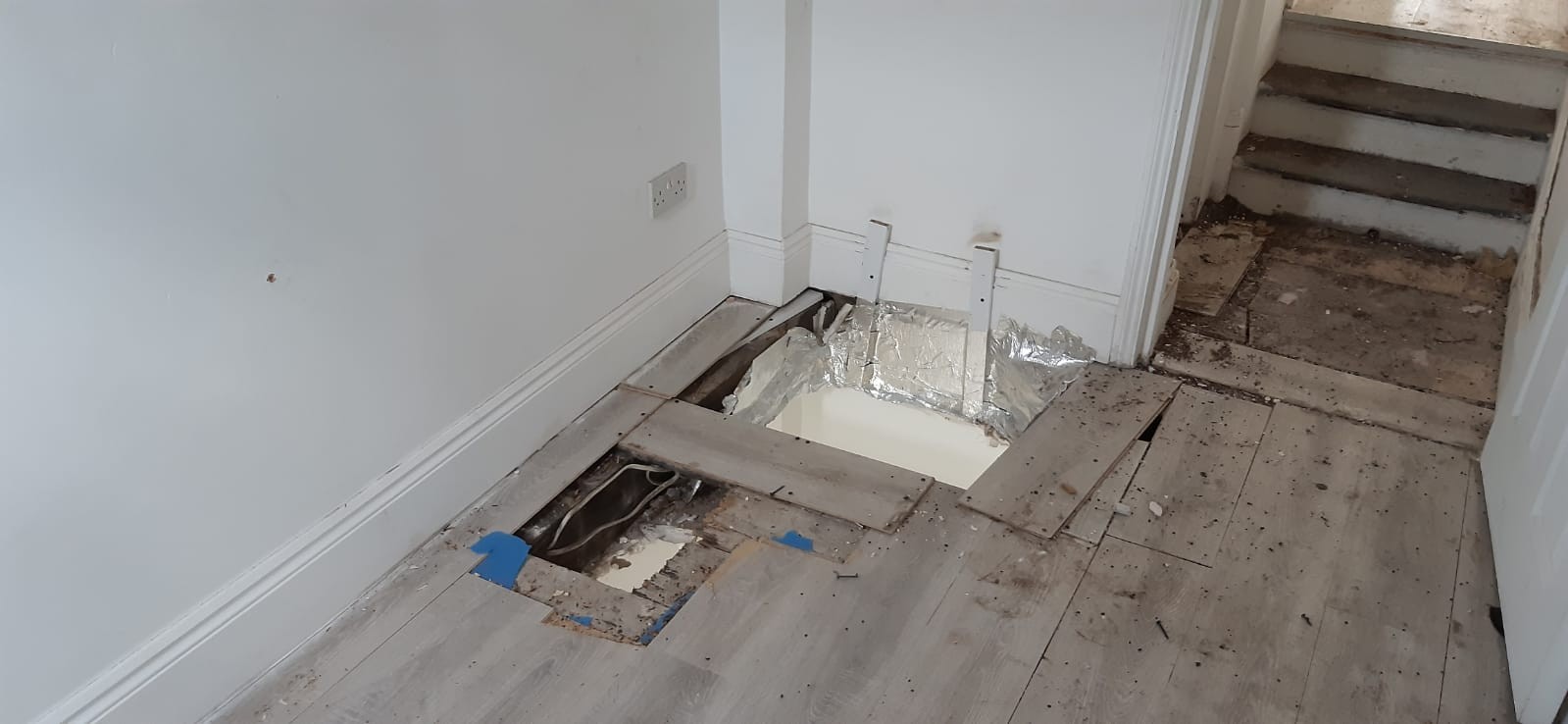 VACANT - Freehold Mid Terrace Building