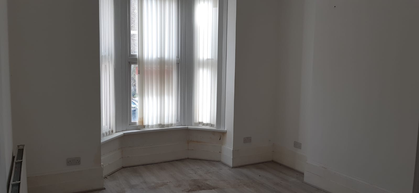 VACANT - Freehold Mid Terrace Building