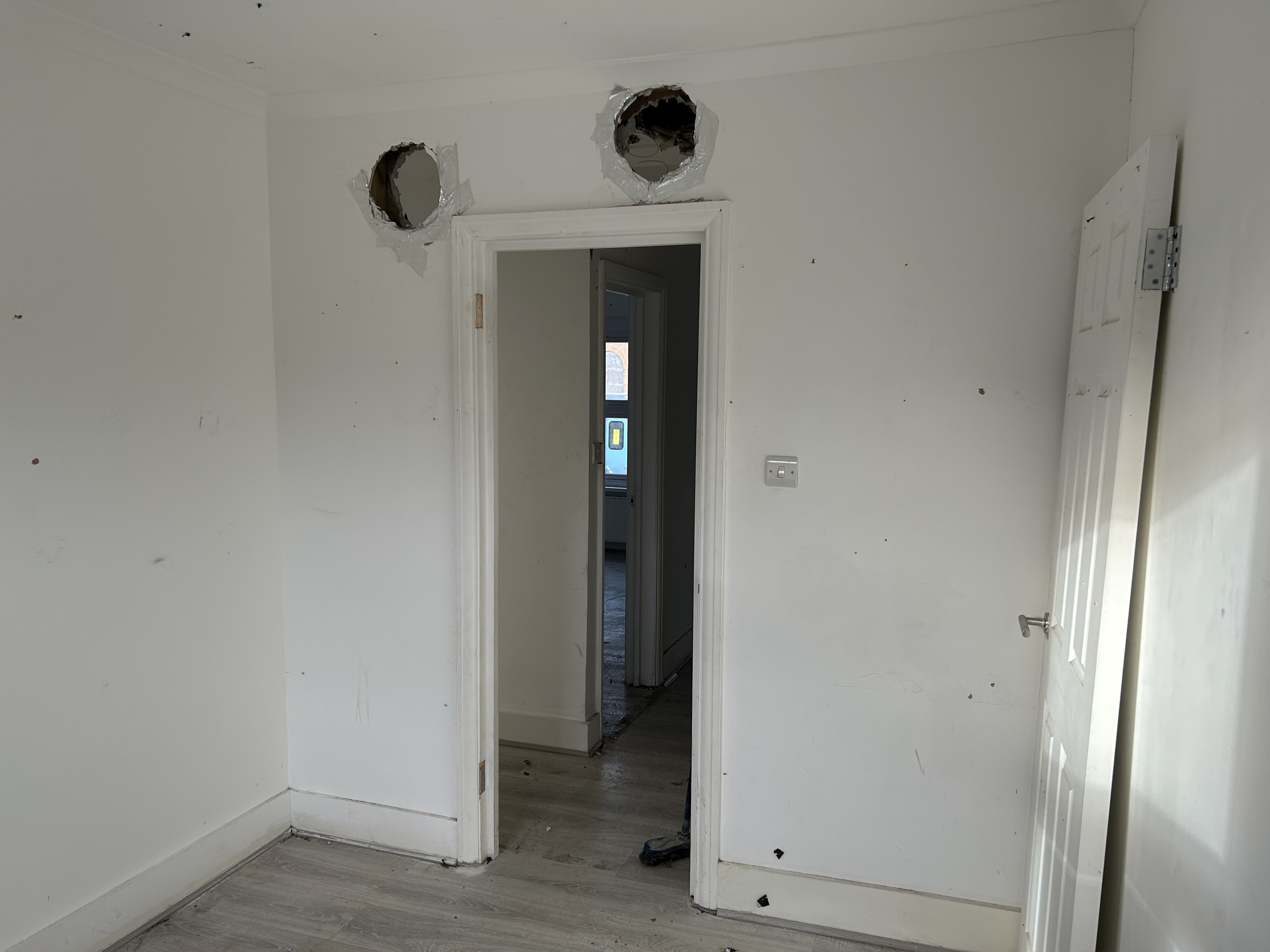 VACANT - Freehold Mid Terrace Building