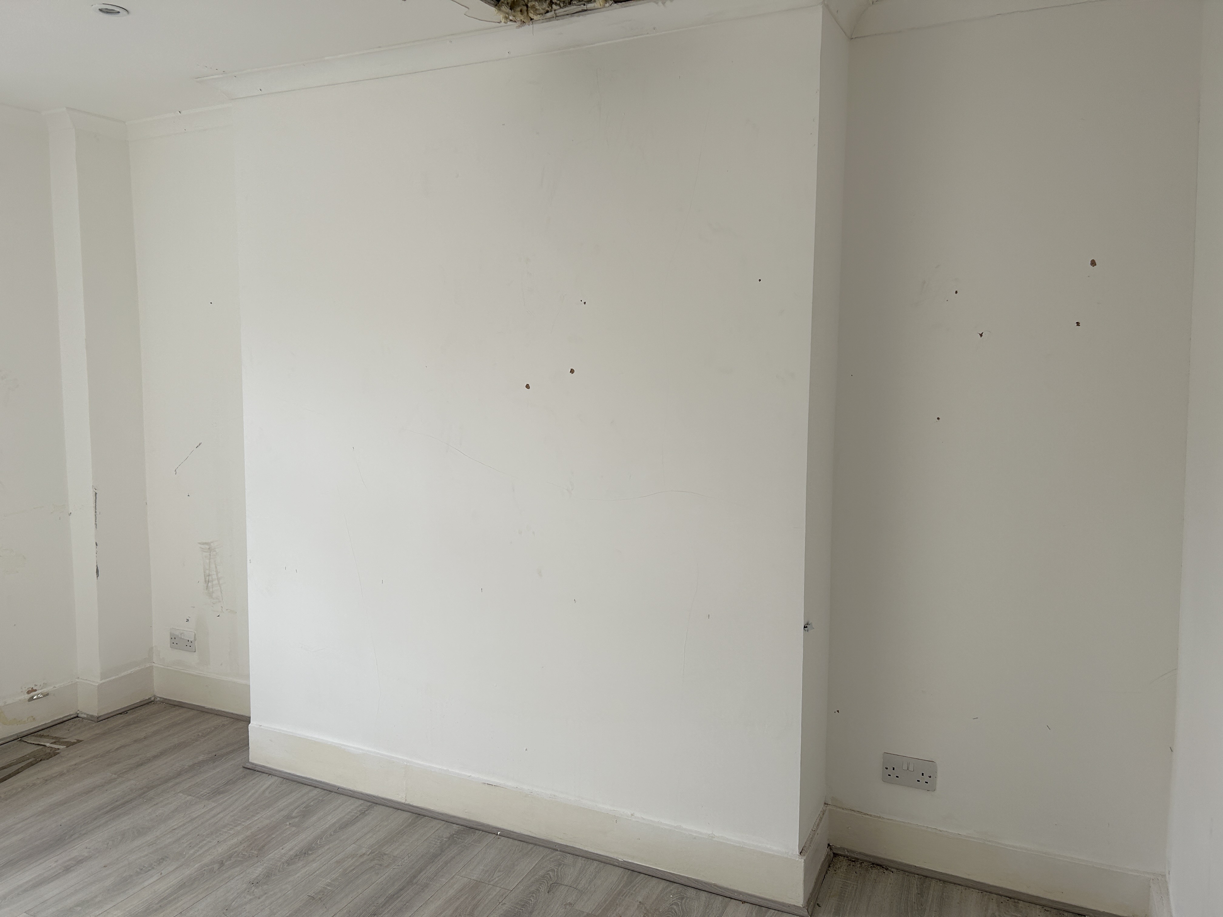 VACANT - Freehold Mid Terrace Building