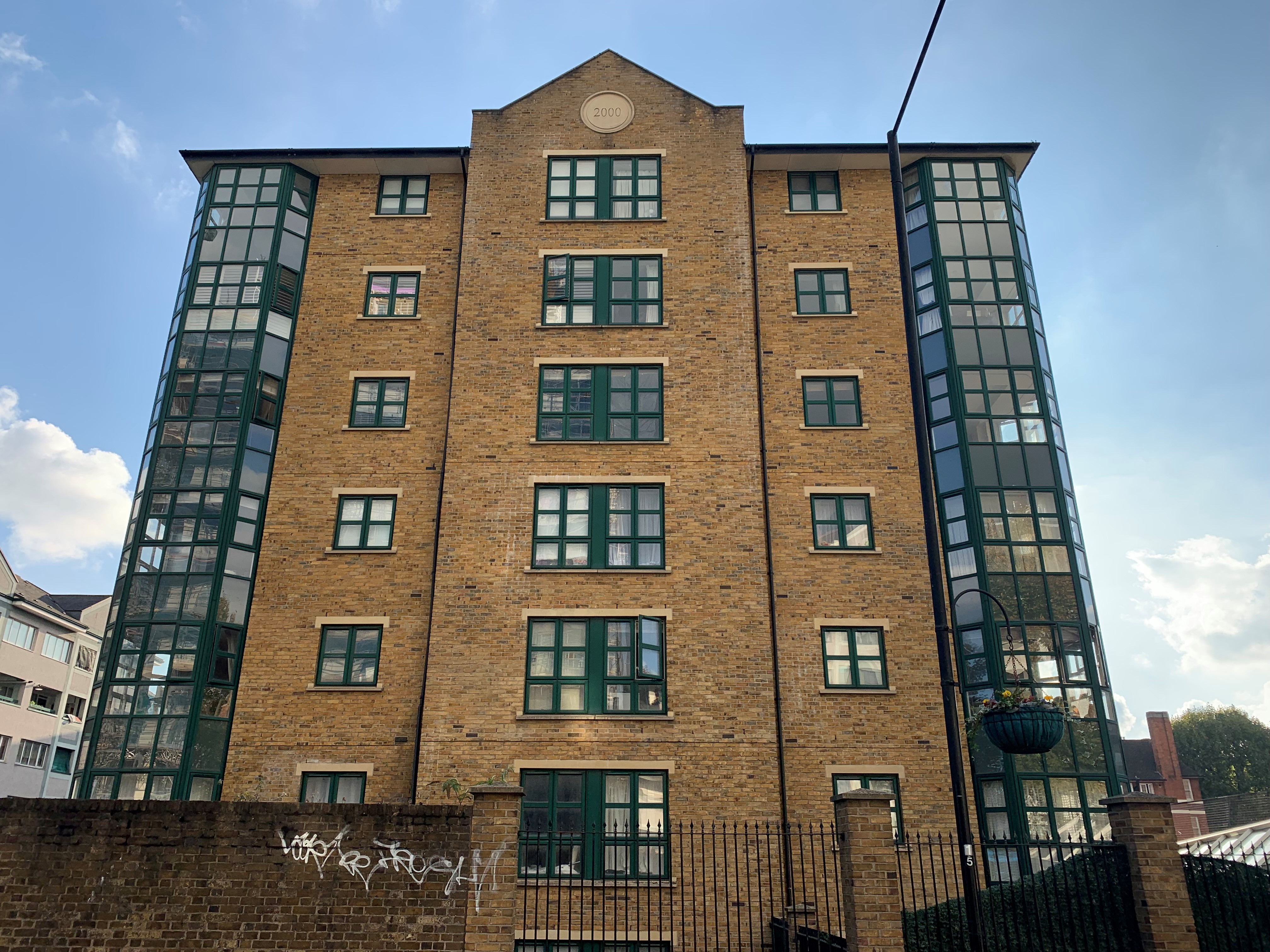 INVESTMENT - Freehold Storage Units