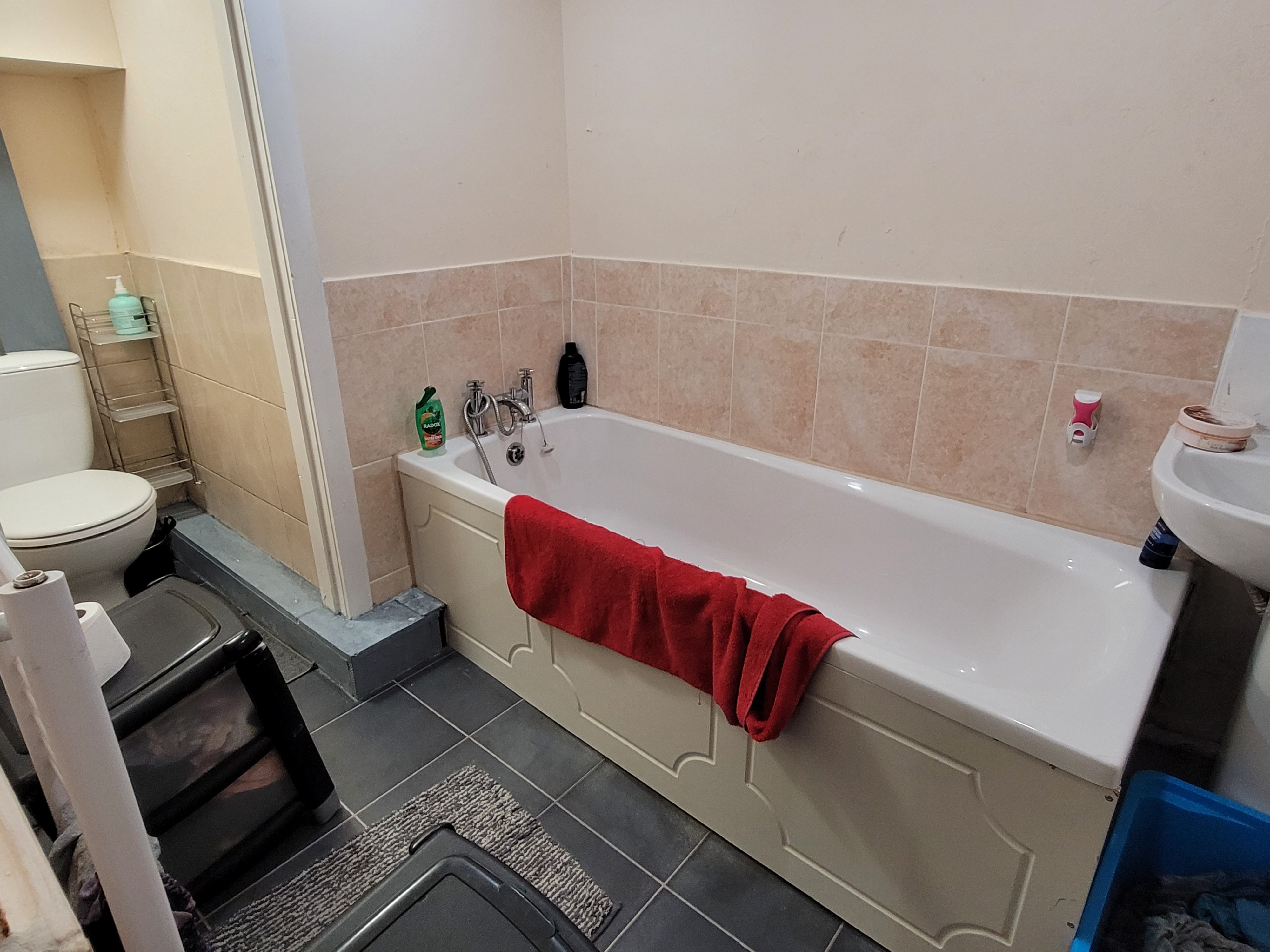 INVESTMENT - Freehold Terrace Building 
