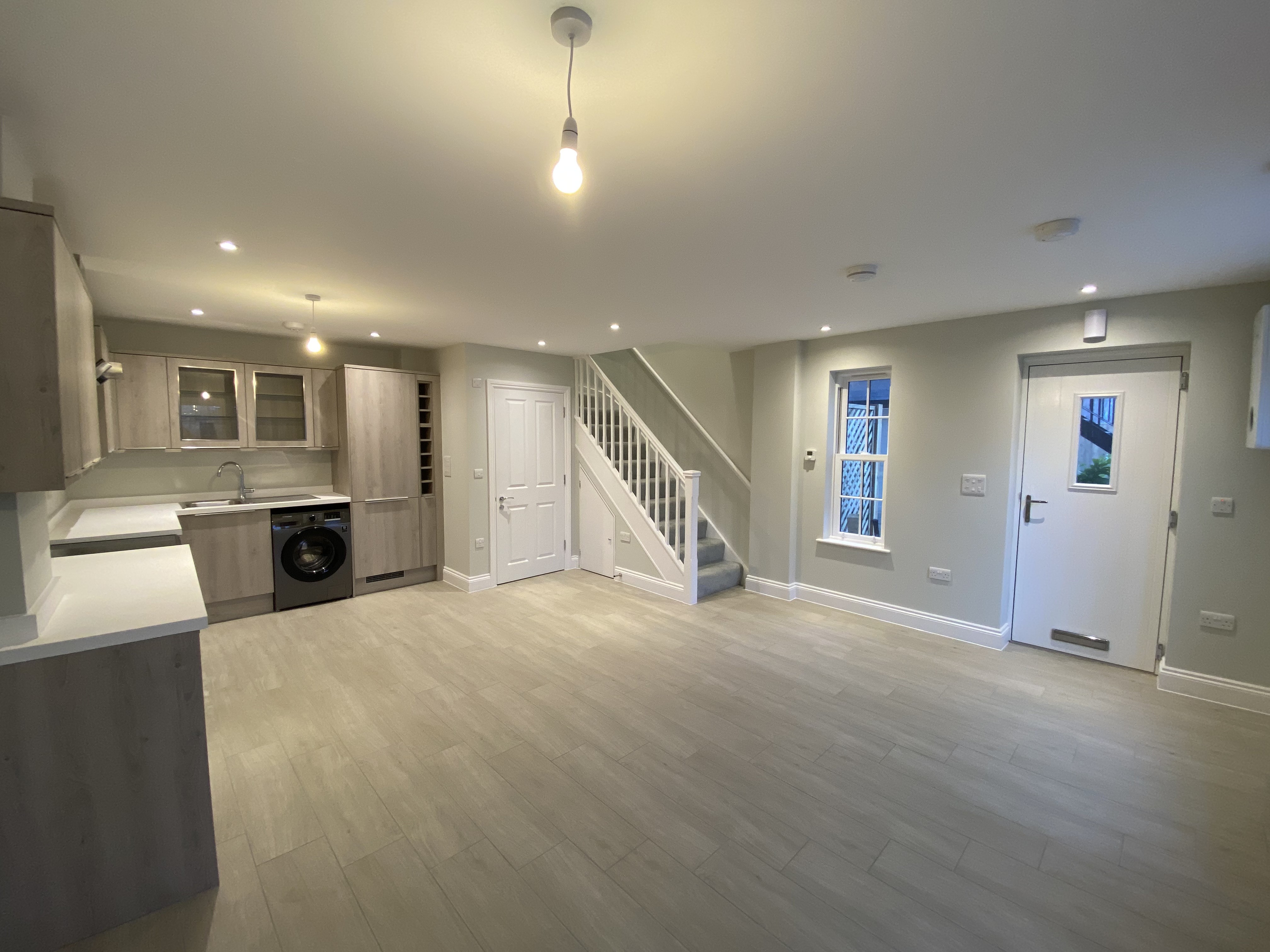 INVESTMENT - Substantial Freehold Building 