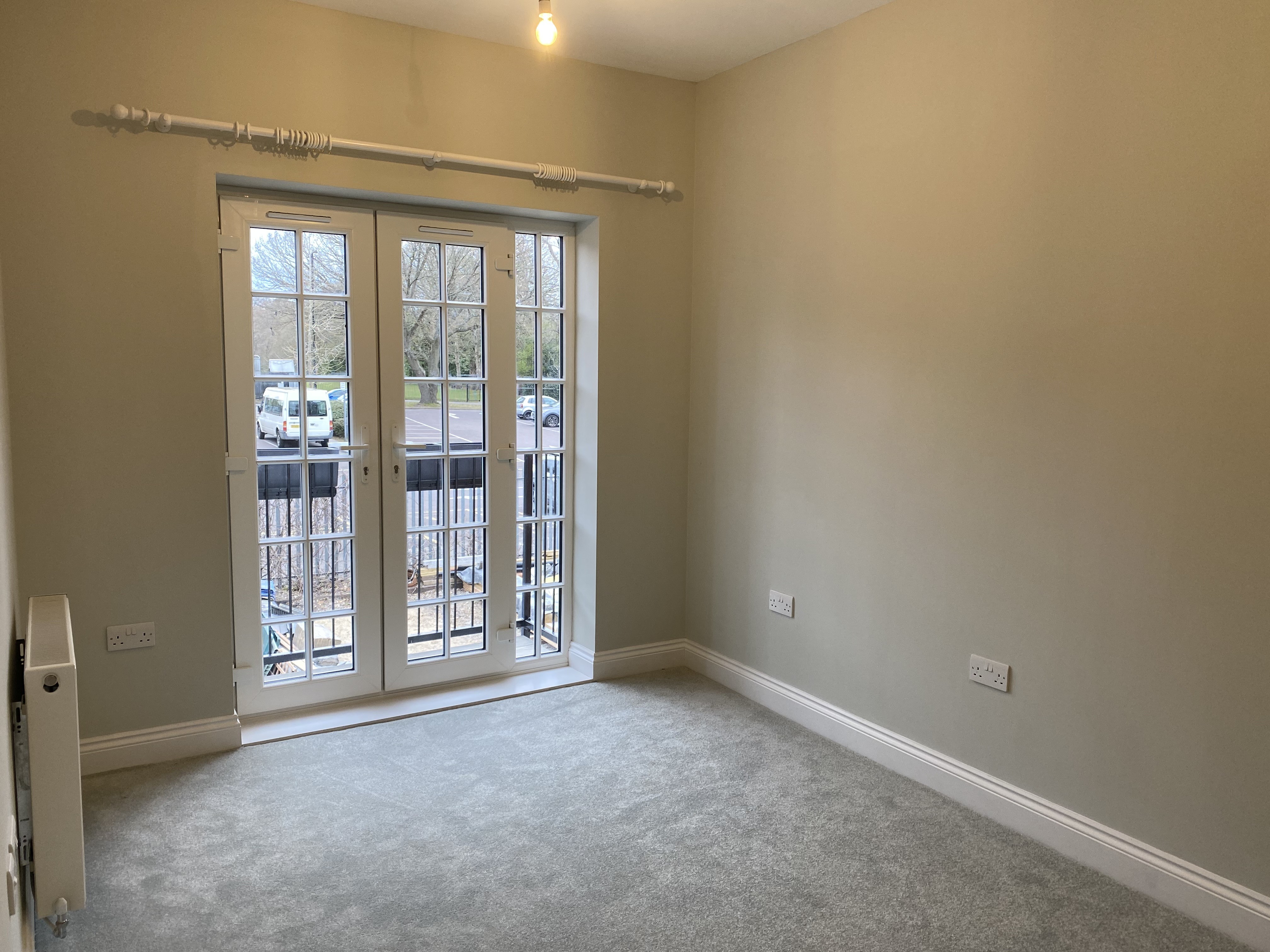 INVESTMENT - Substantial Freehold Building 