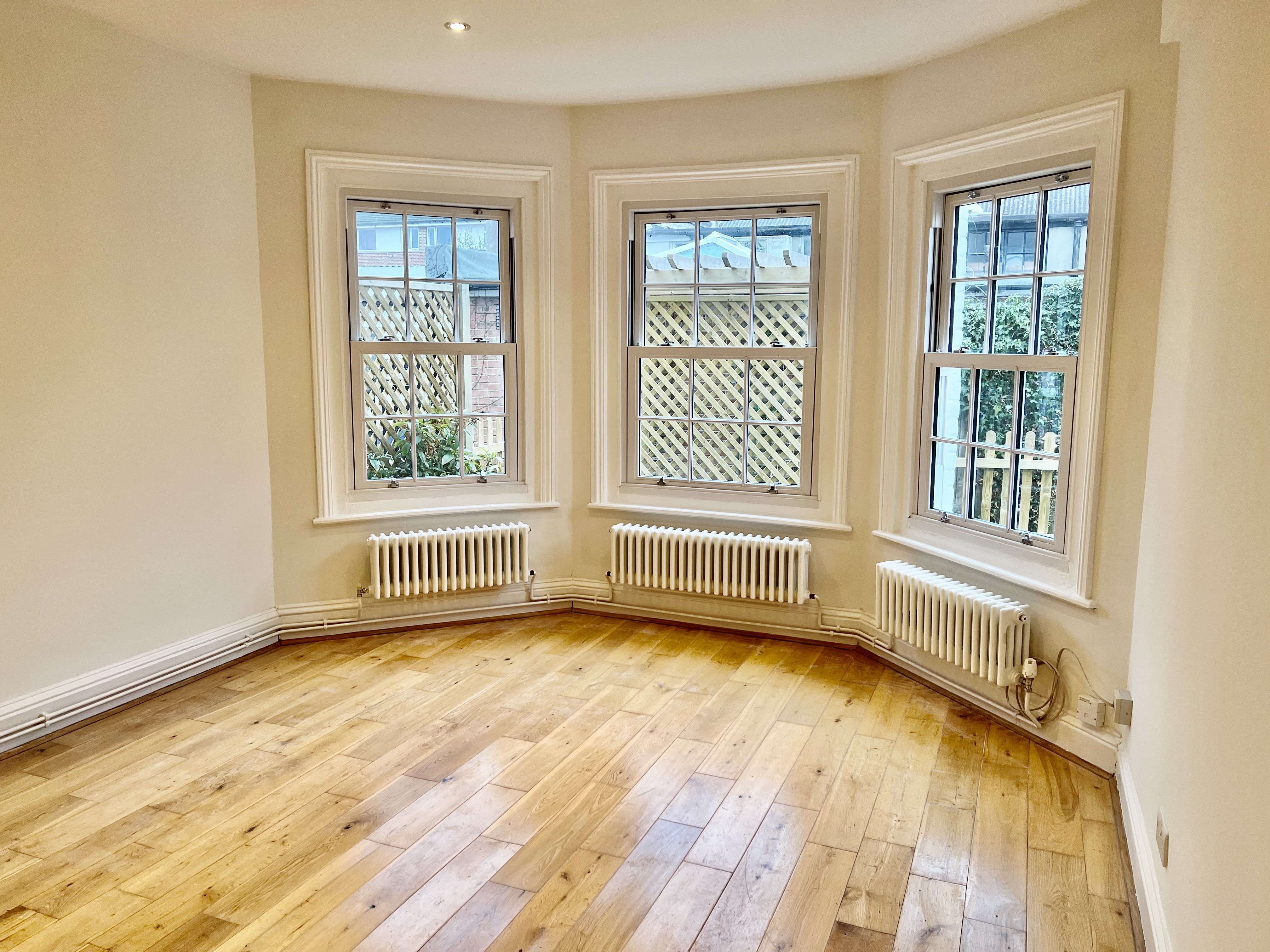 INVESTMENT - Substantial Freehold Building 