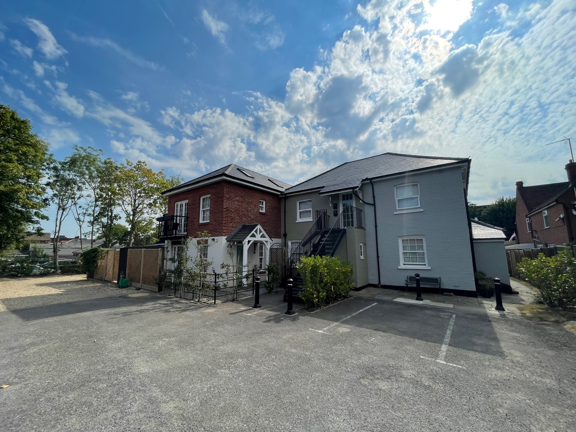 INVESTMENT - Substantial Freehold Building 