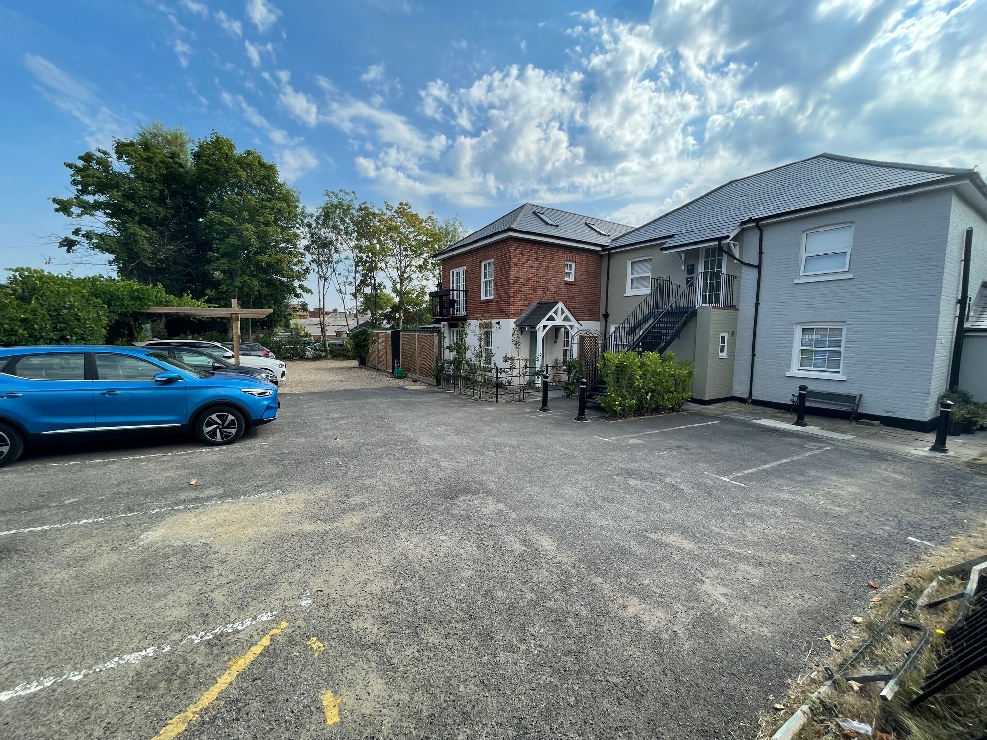 INVESTMENT - Substantial Freehold Building 