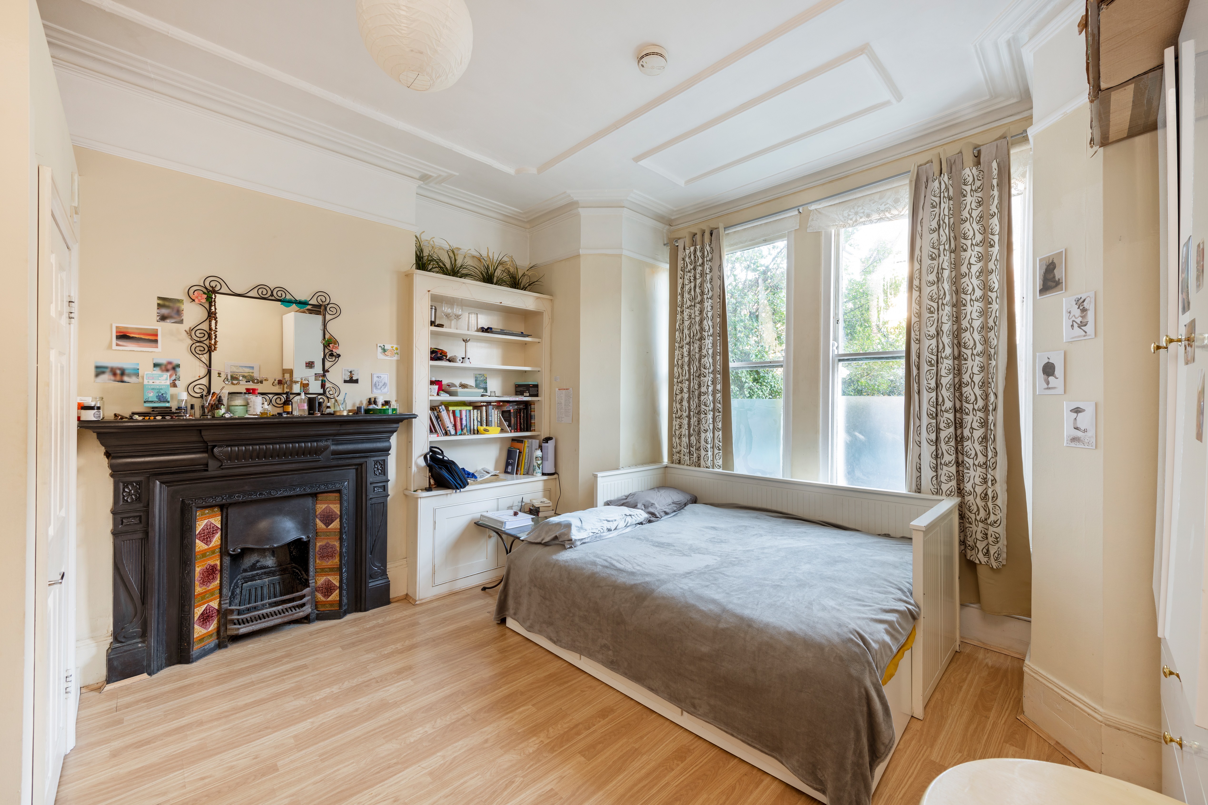 INVESTMENT - A Freehold Mid Terrace Building with Possible Potential