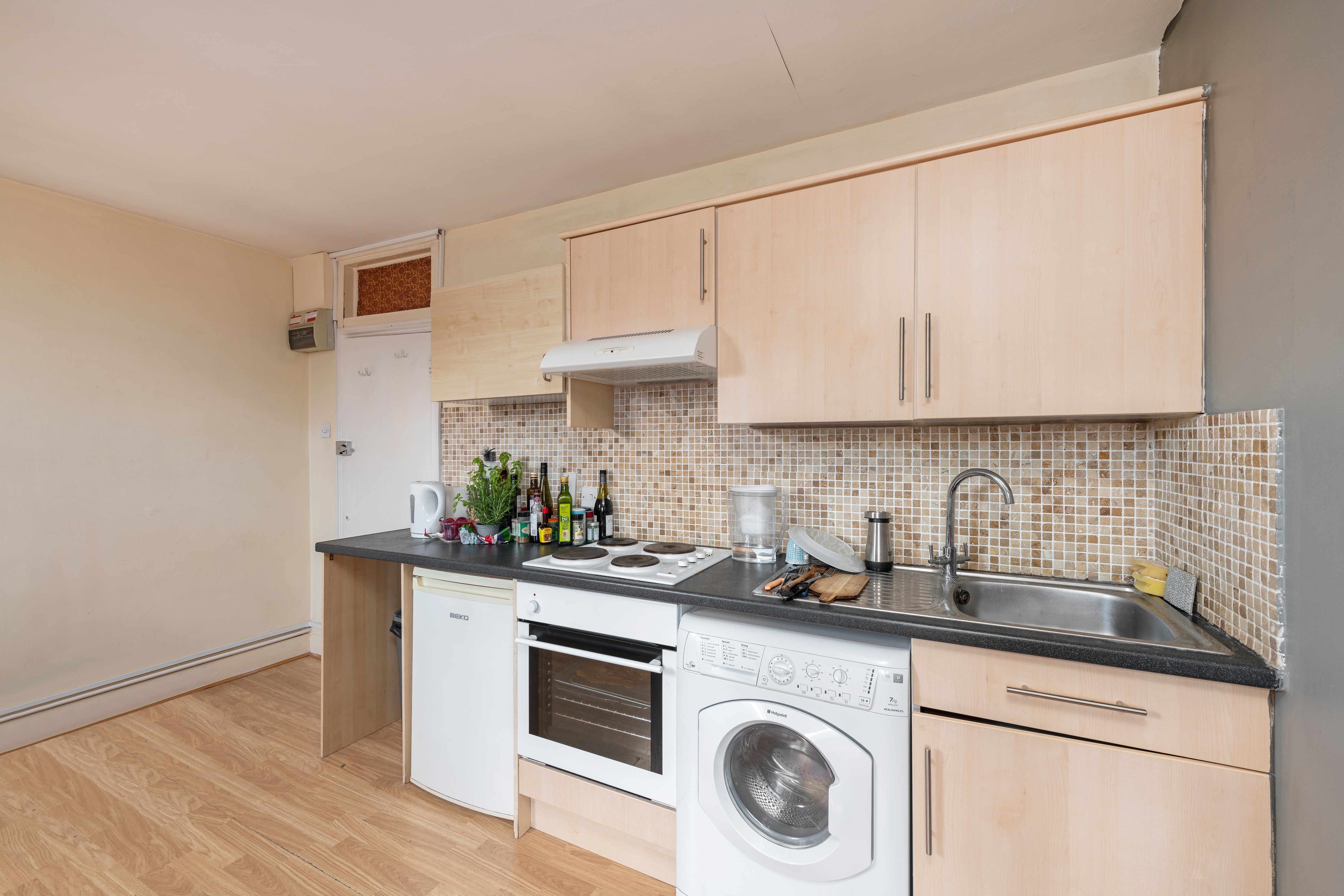 INVESTMENT - A Freehold Mid Terrace Building with Possible Potential