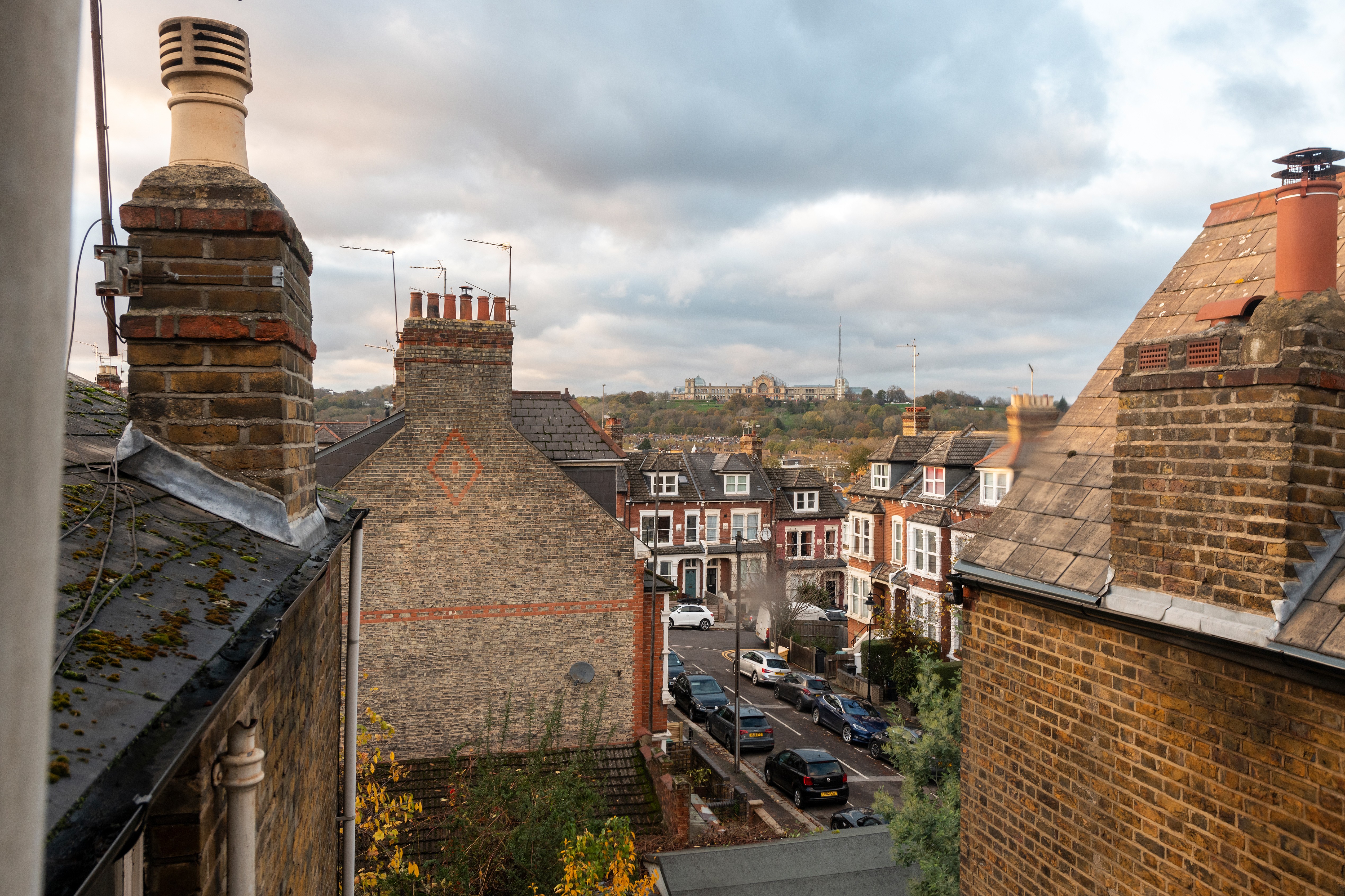 INVESTMENT - A Freehold Mid Terrace Building with Possible Potential