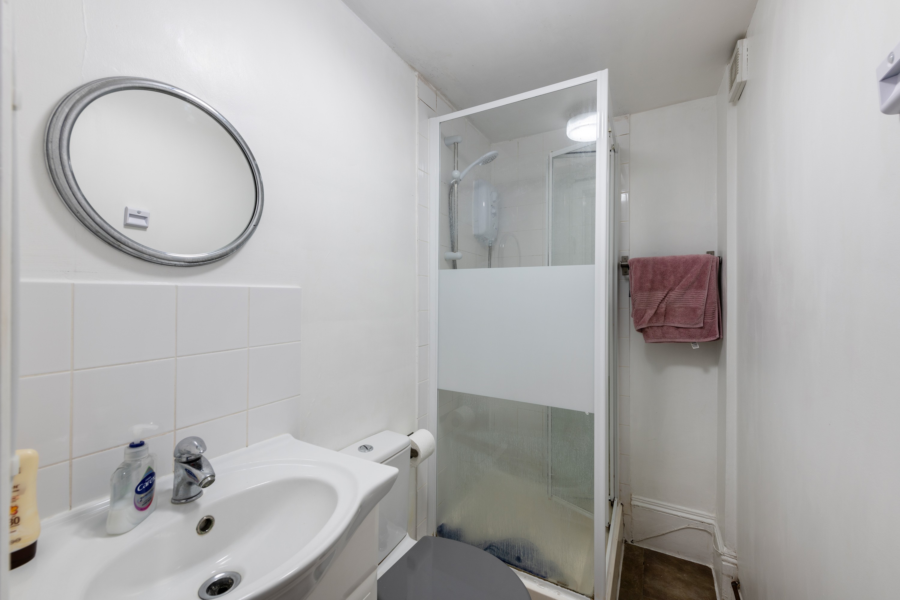 INVESTMENT - A Freehold Mid Terrace Building with Possible Potential