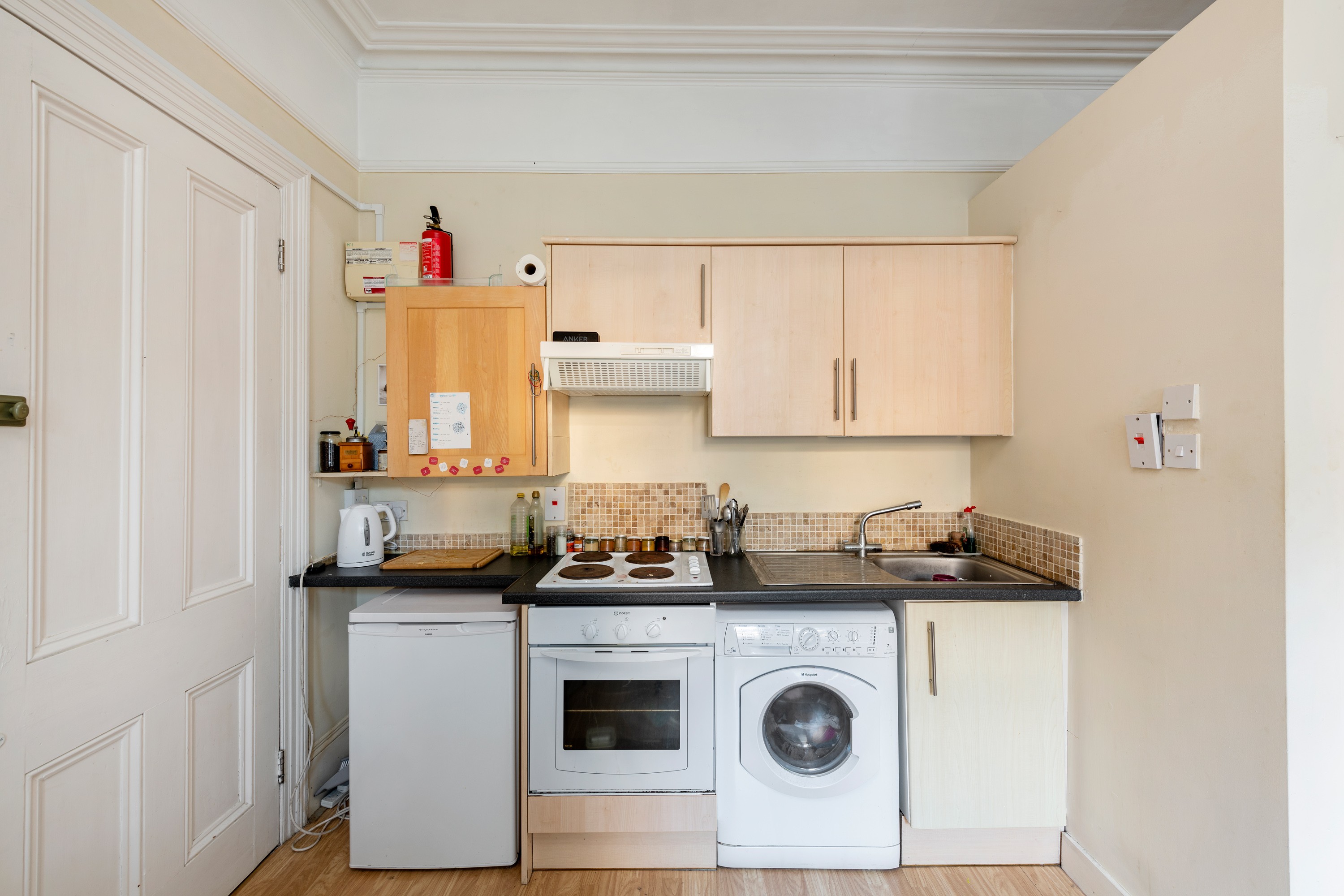 INVESTMENT - A Freehold Mid Terrace Building with Possible Potential