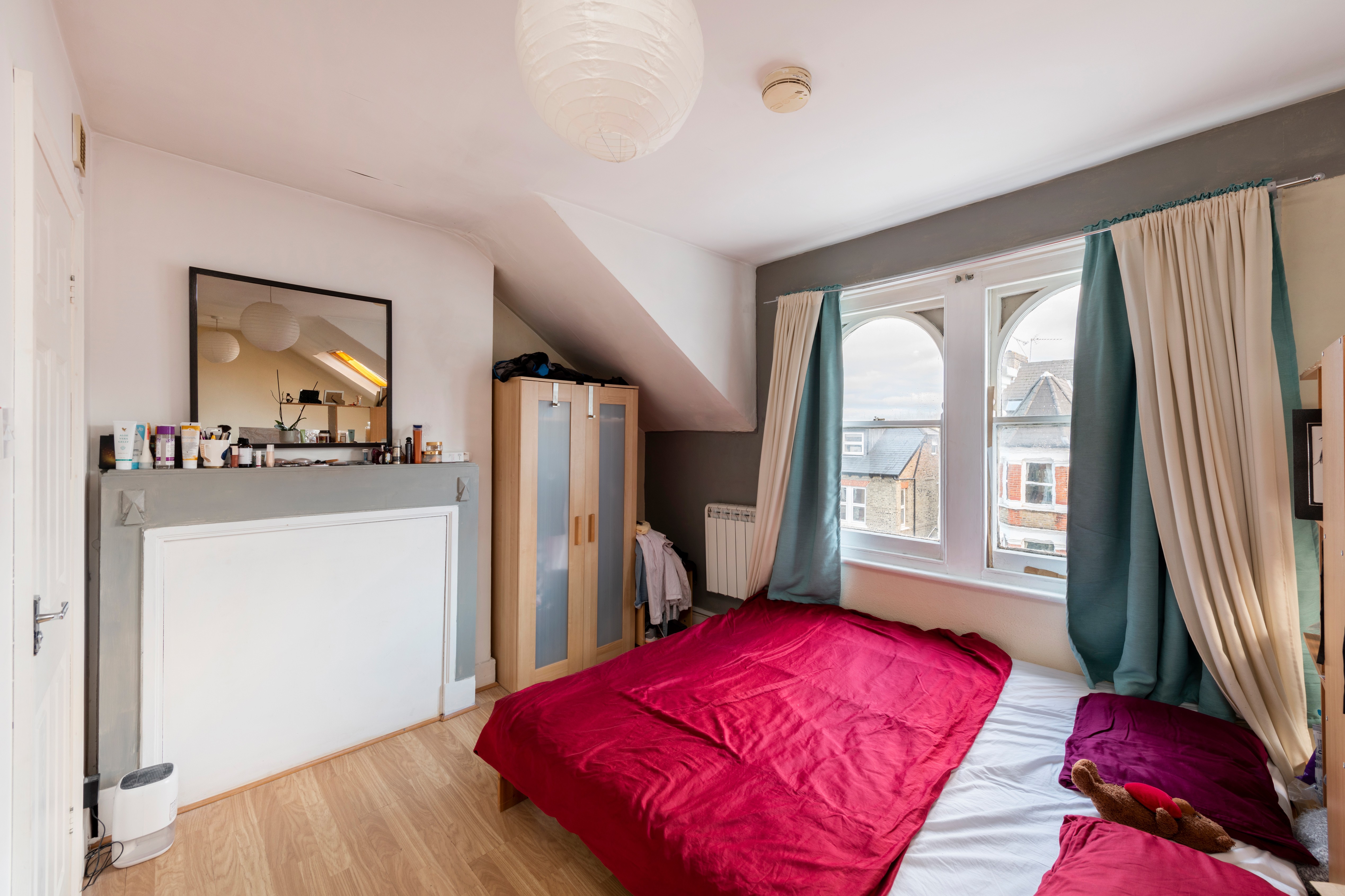 INVESTMENT - A Freehold Mid Terrace Building with Possible Potential