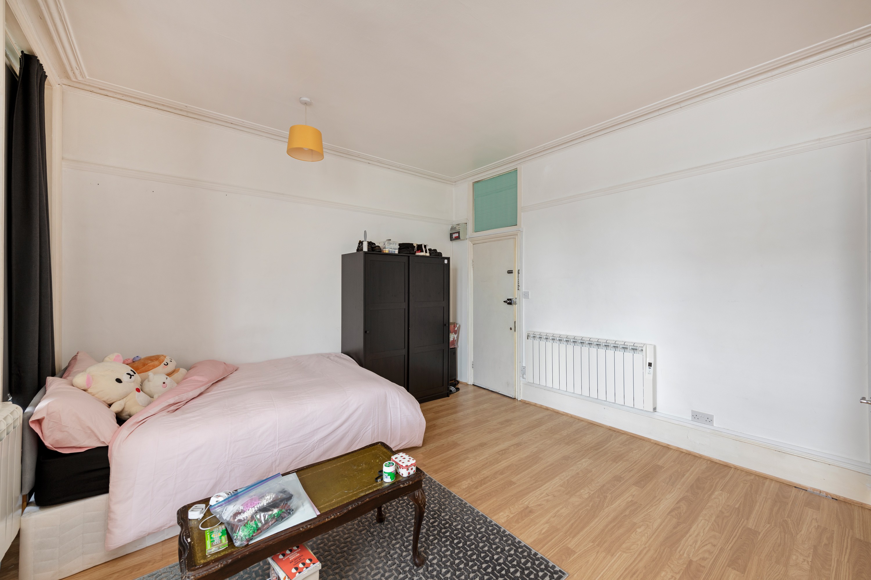 INVESTMENT - A Freehold Mid Terrace Building with Possible Potential