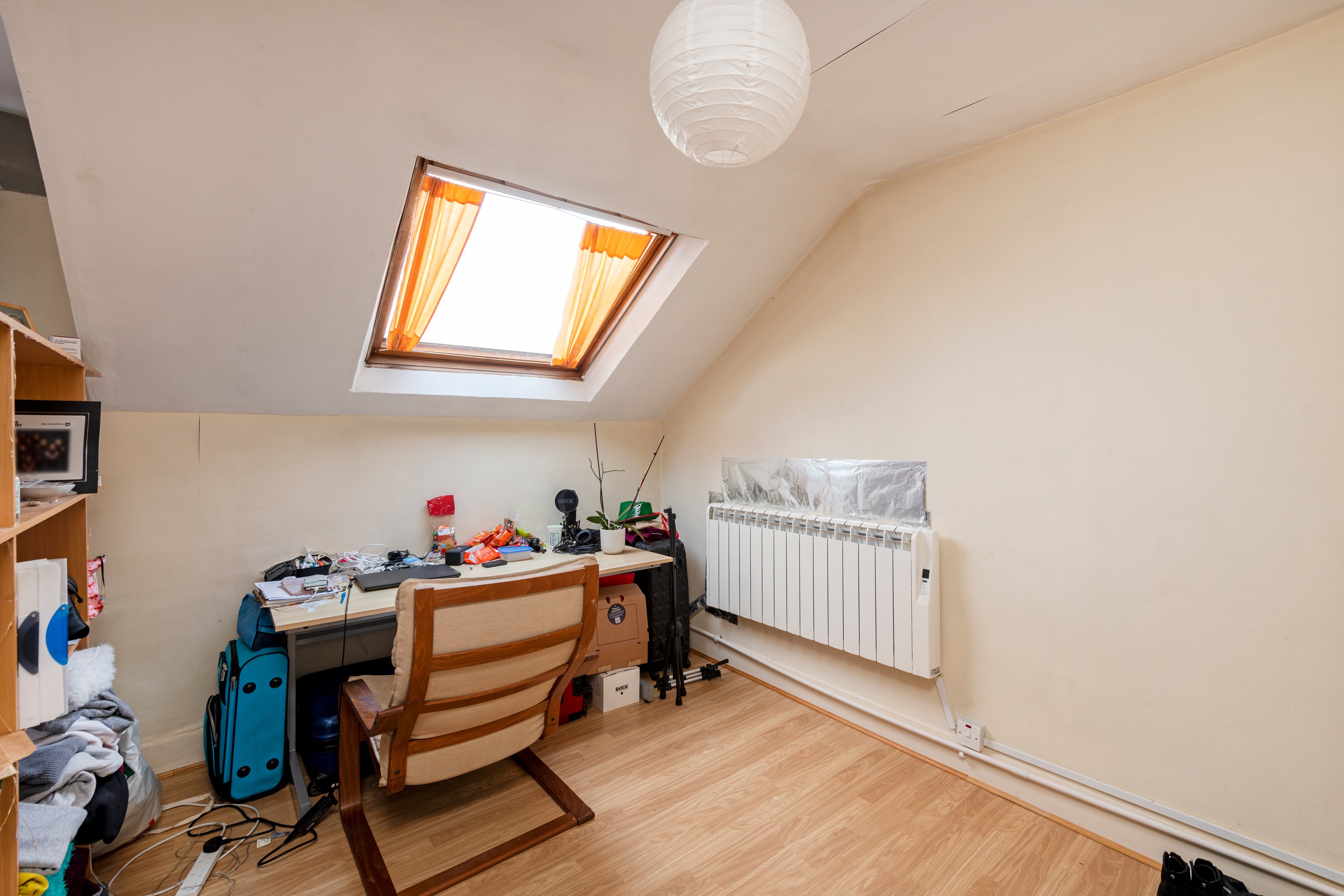 INVESTMENT - A Freehold Mid Terrace Building with Possible Potential