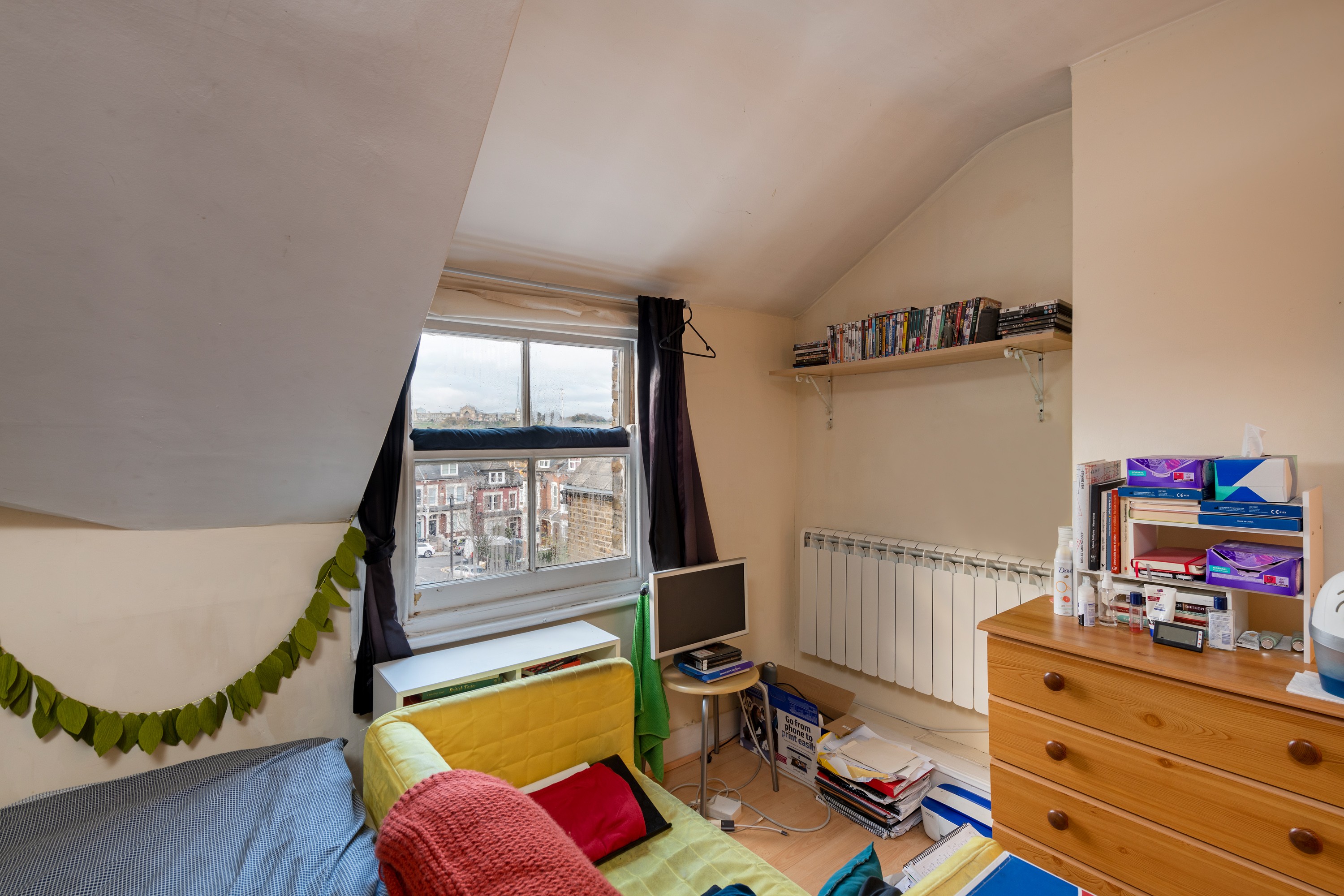 INVESTMENT - A Freehold Mid Terrace Building with Possible Potential