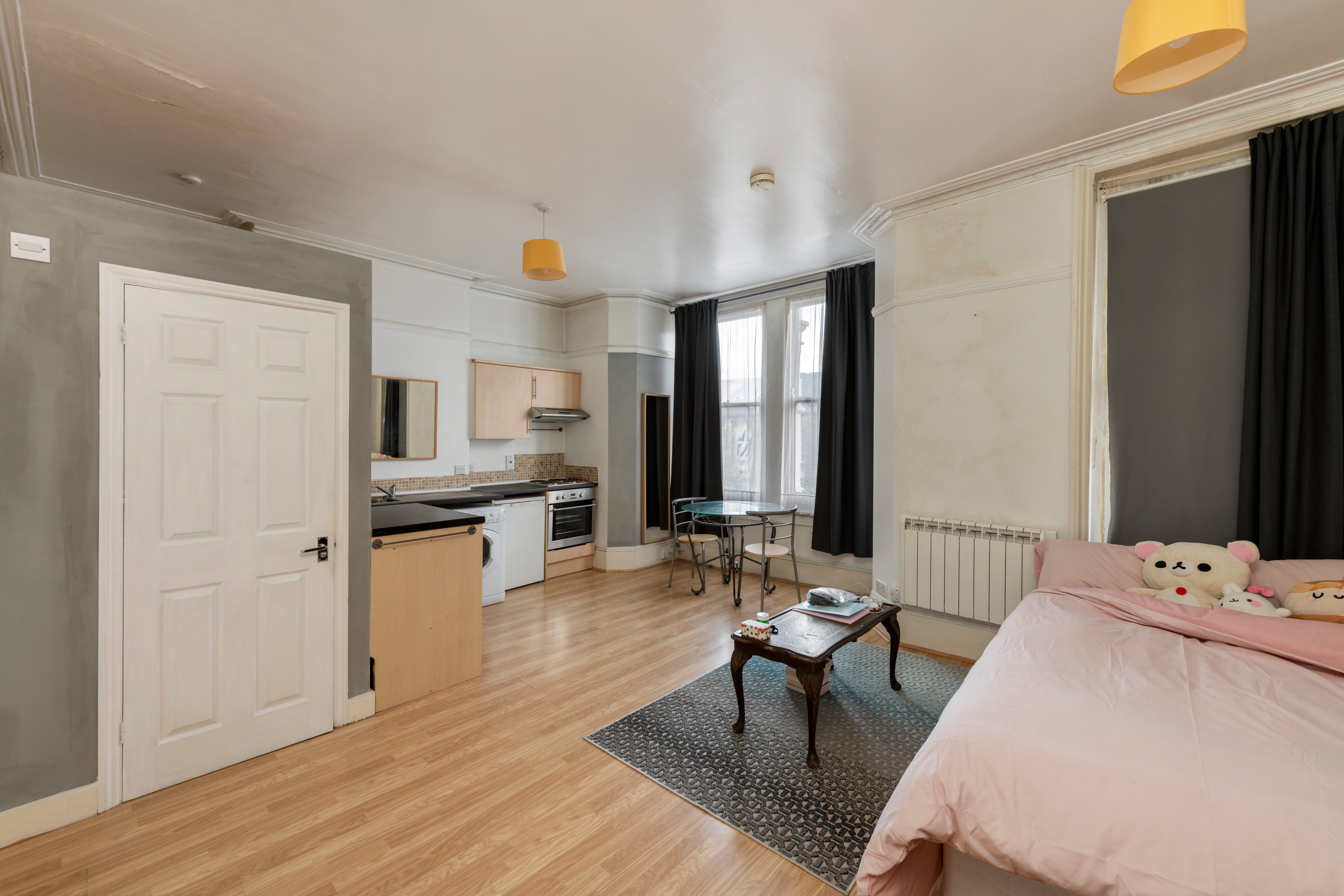 INVESTMENT - A Freehold Mid Terrace Building with Possible Potential