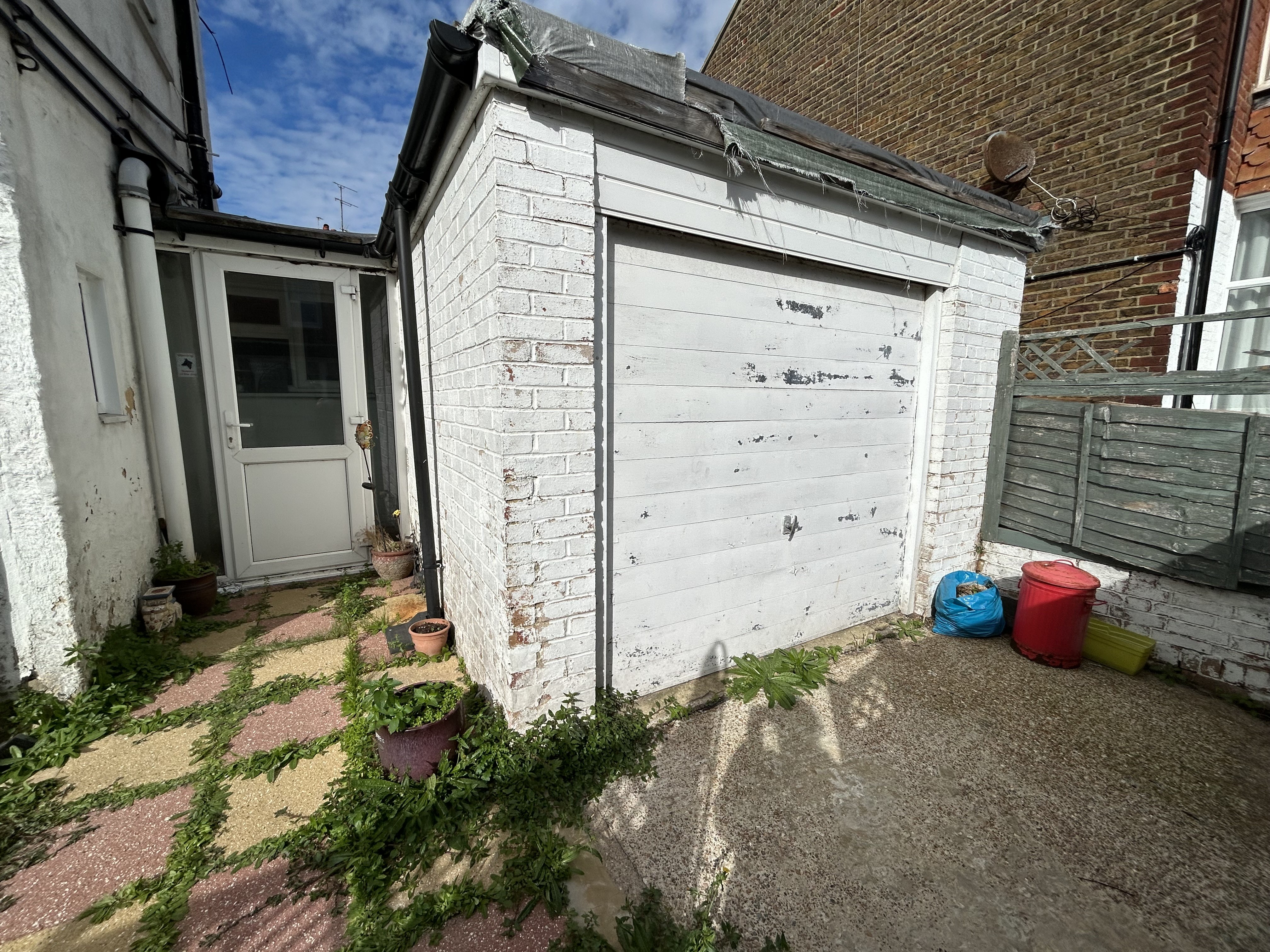 VACANT - Long Leasehold Self Contained Ground Floor Flat