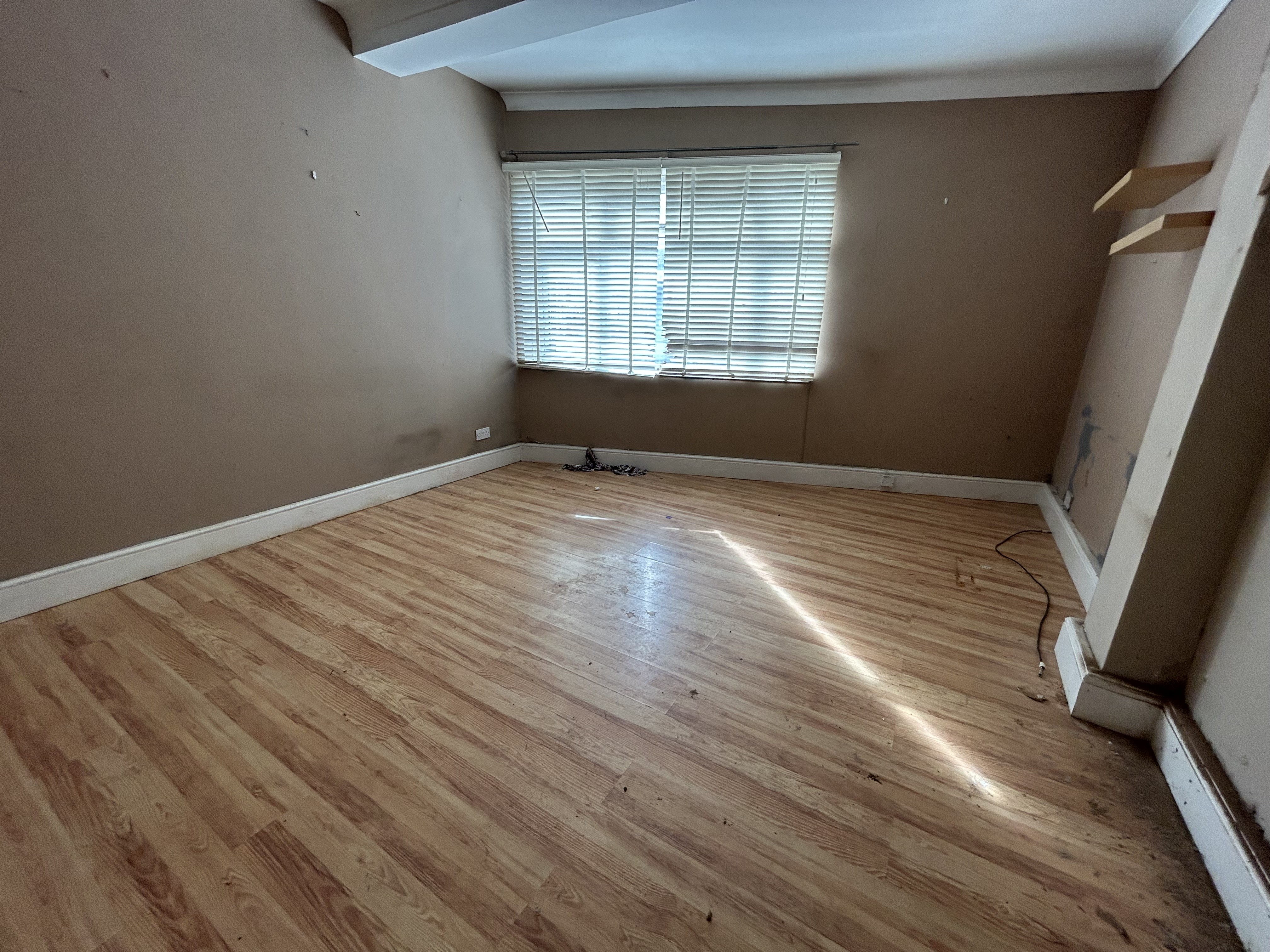 VACANT - Long Leasehold Self Contained Ground Floor Flat