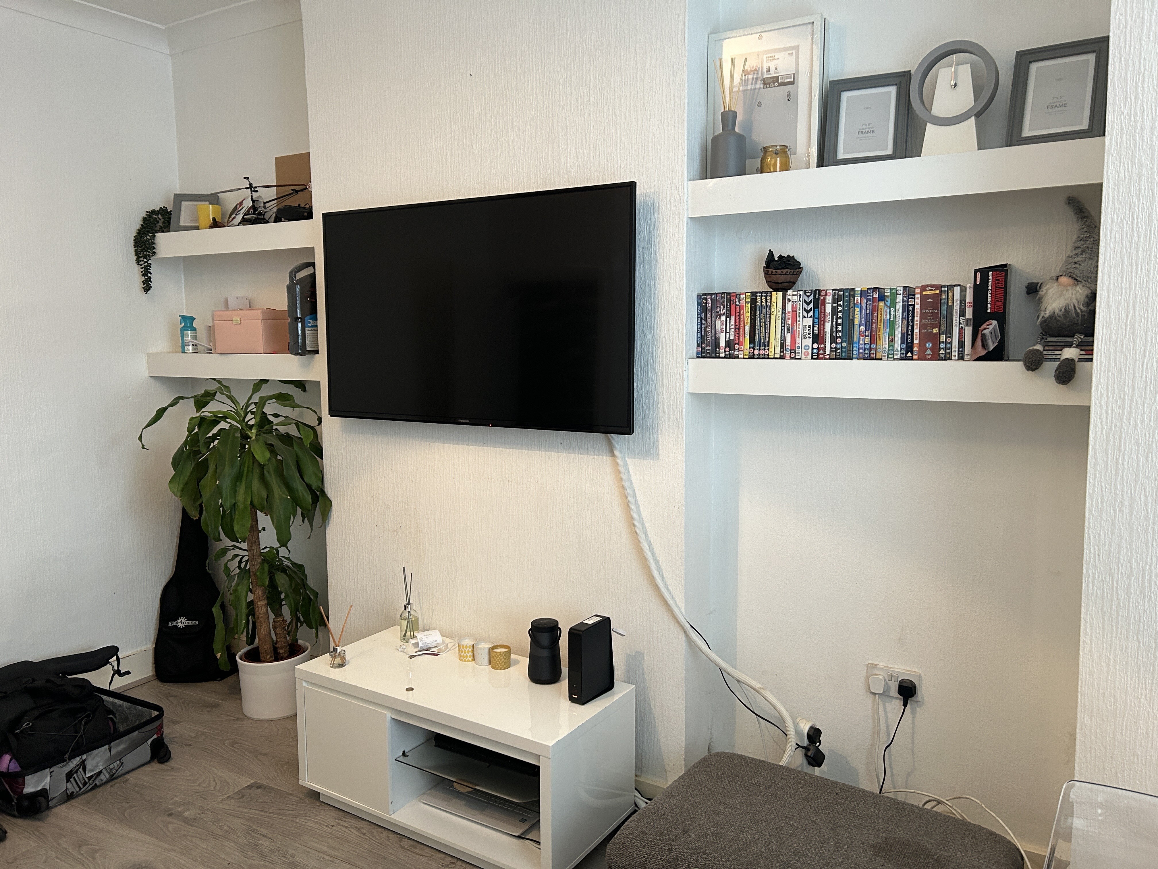 VACANT - Leasehold Self Contained Ground Floor Two Bedroom Flat 