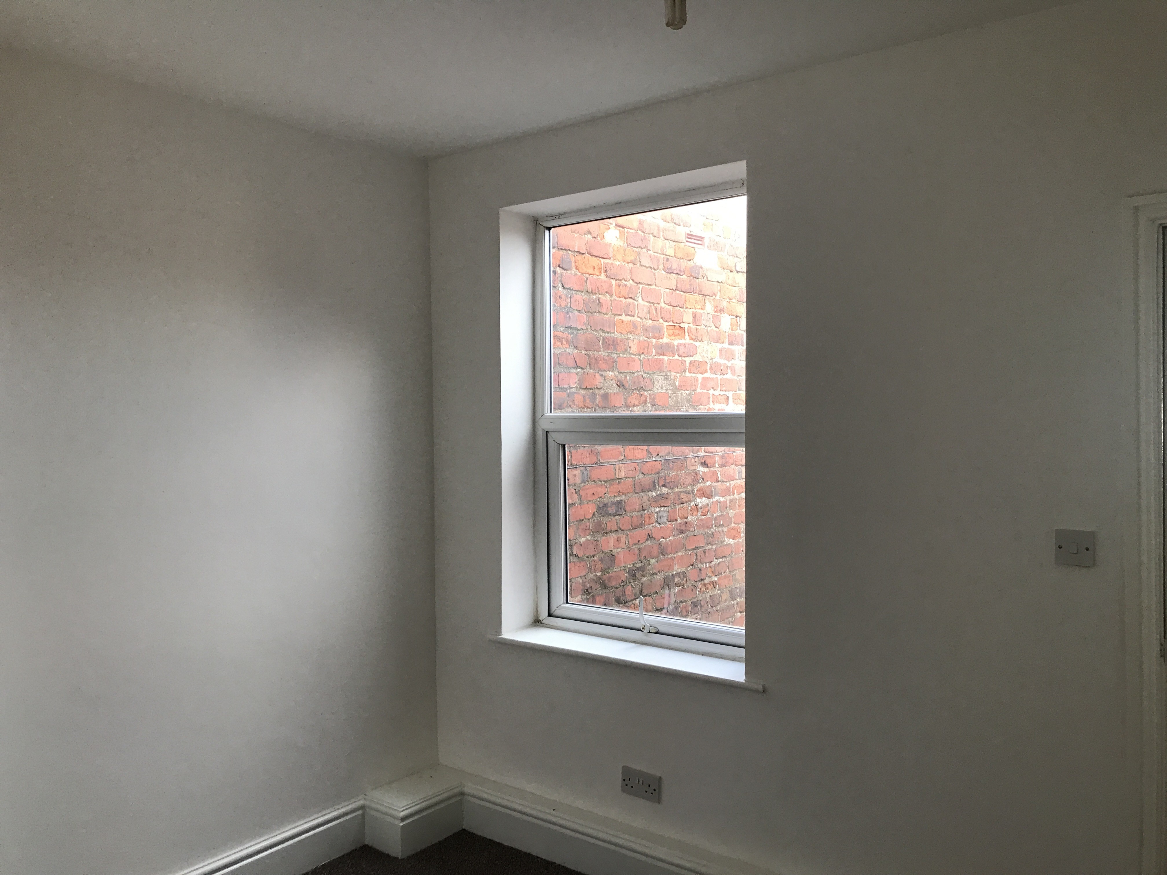 INVESTMENT/VACANT - Freehold Mid Terrace Building