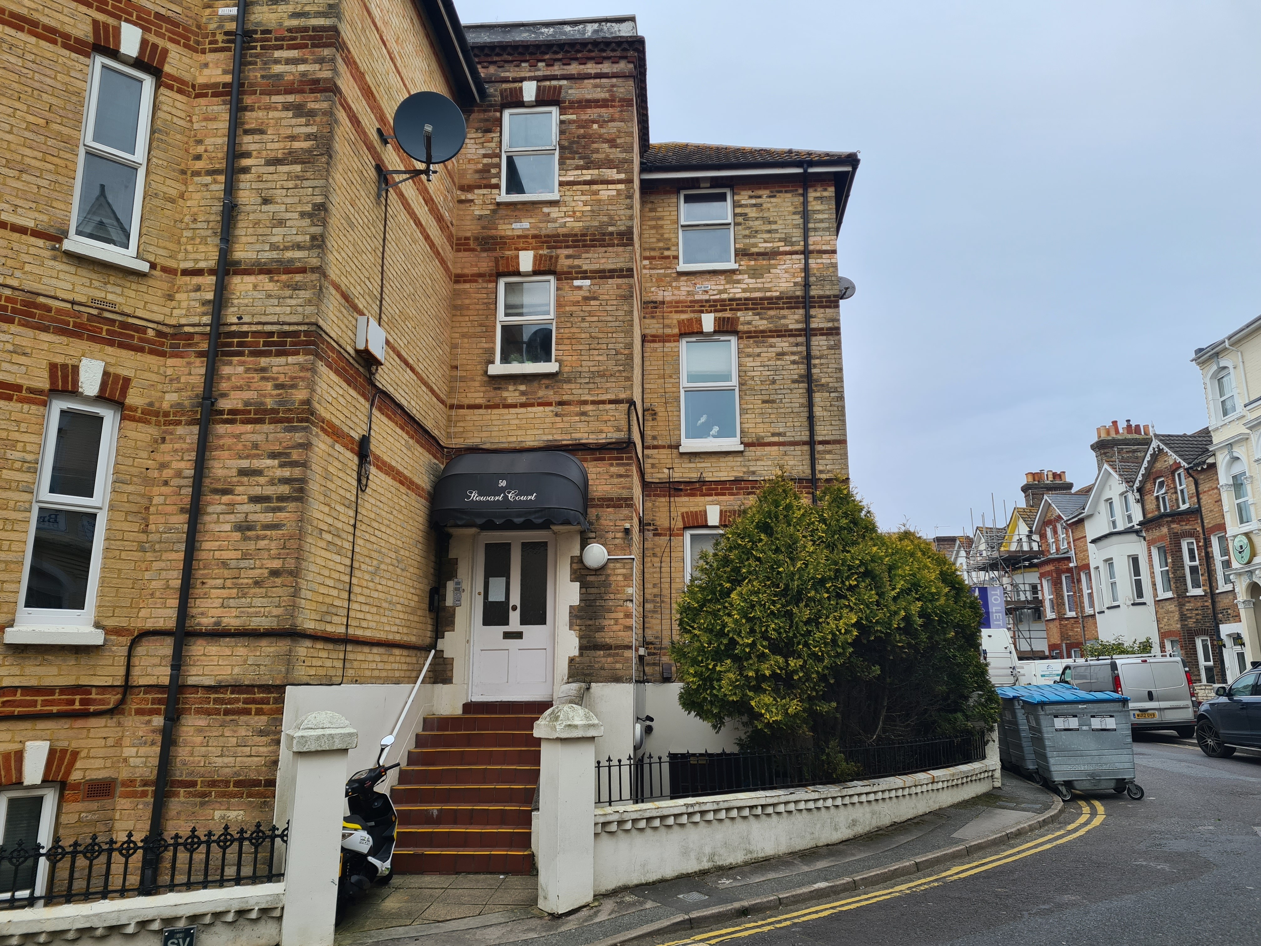 VACANT - Leasehold Self Contained Flat