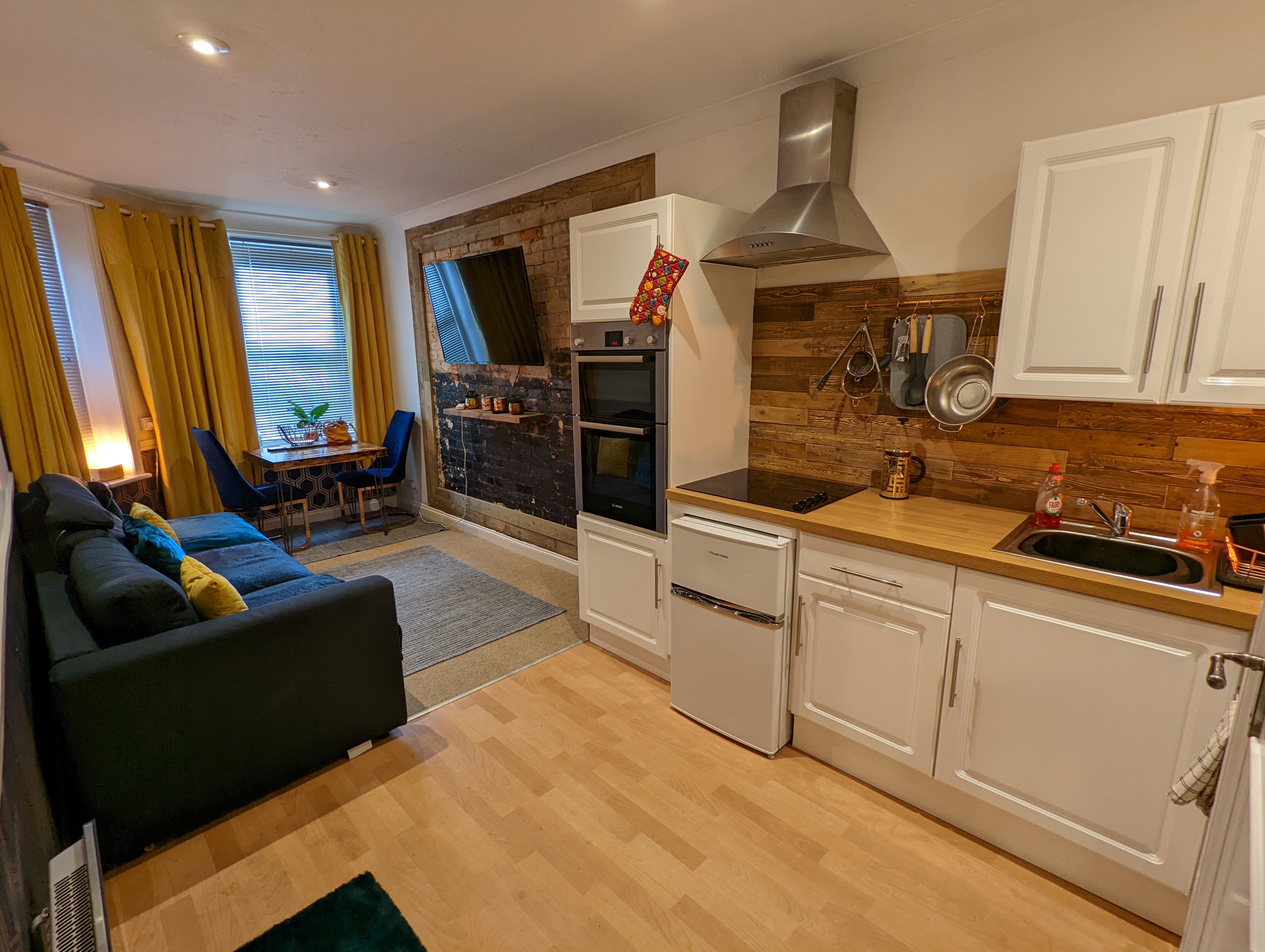 VACANT - Leasehold Self Contained Flat