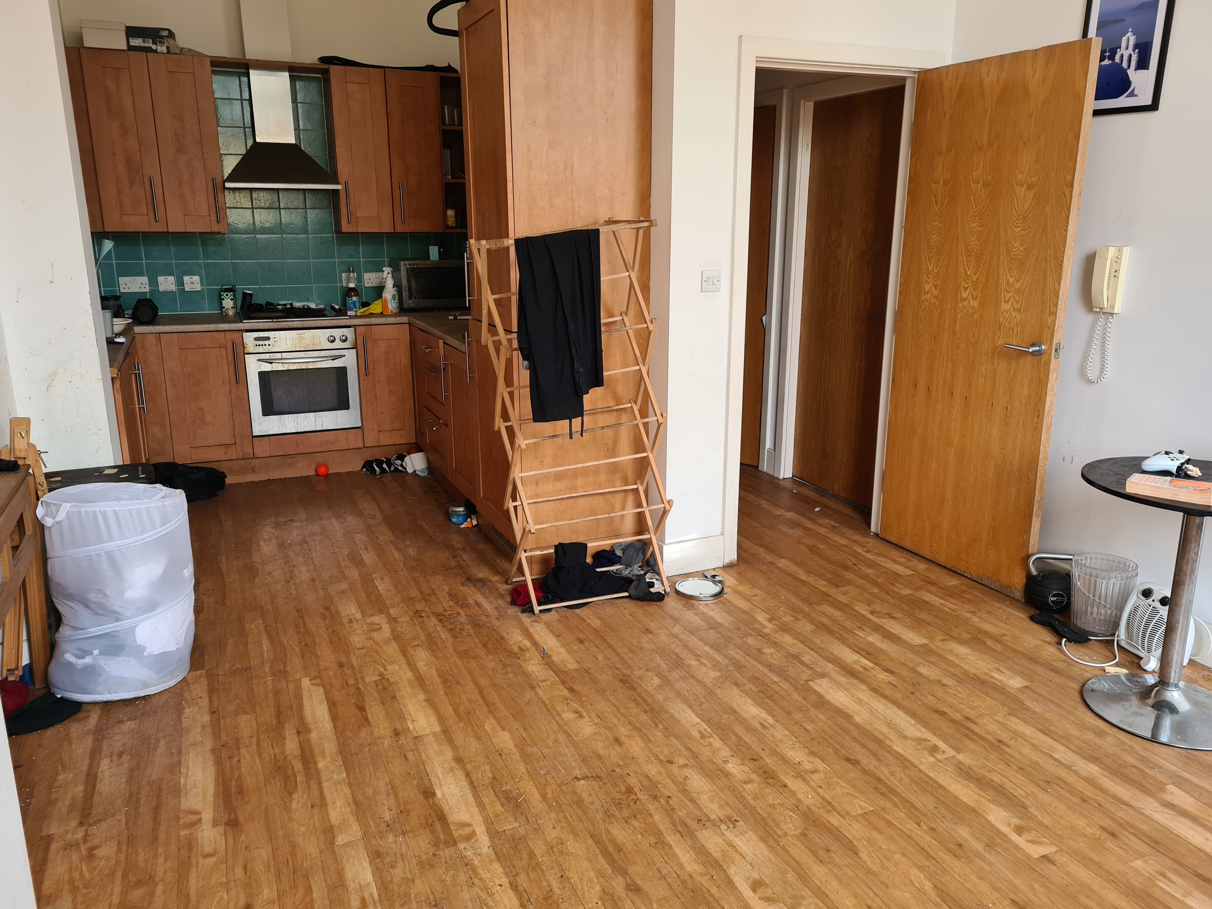 VACANT - Leasehold Self Contained Flat