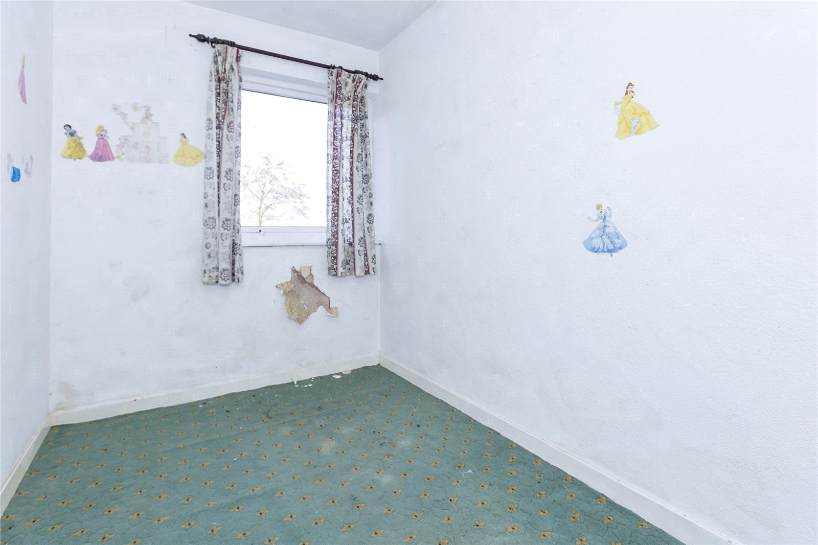 VACANT - Freehold Semi Detached House with Garage