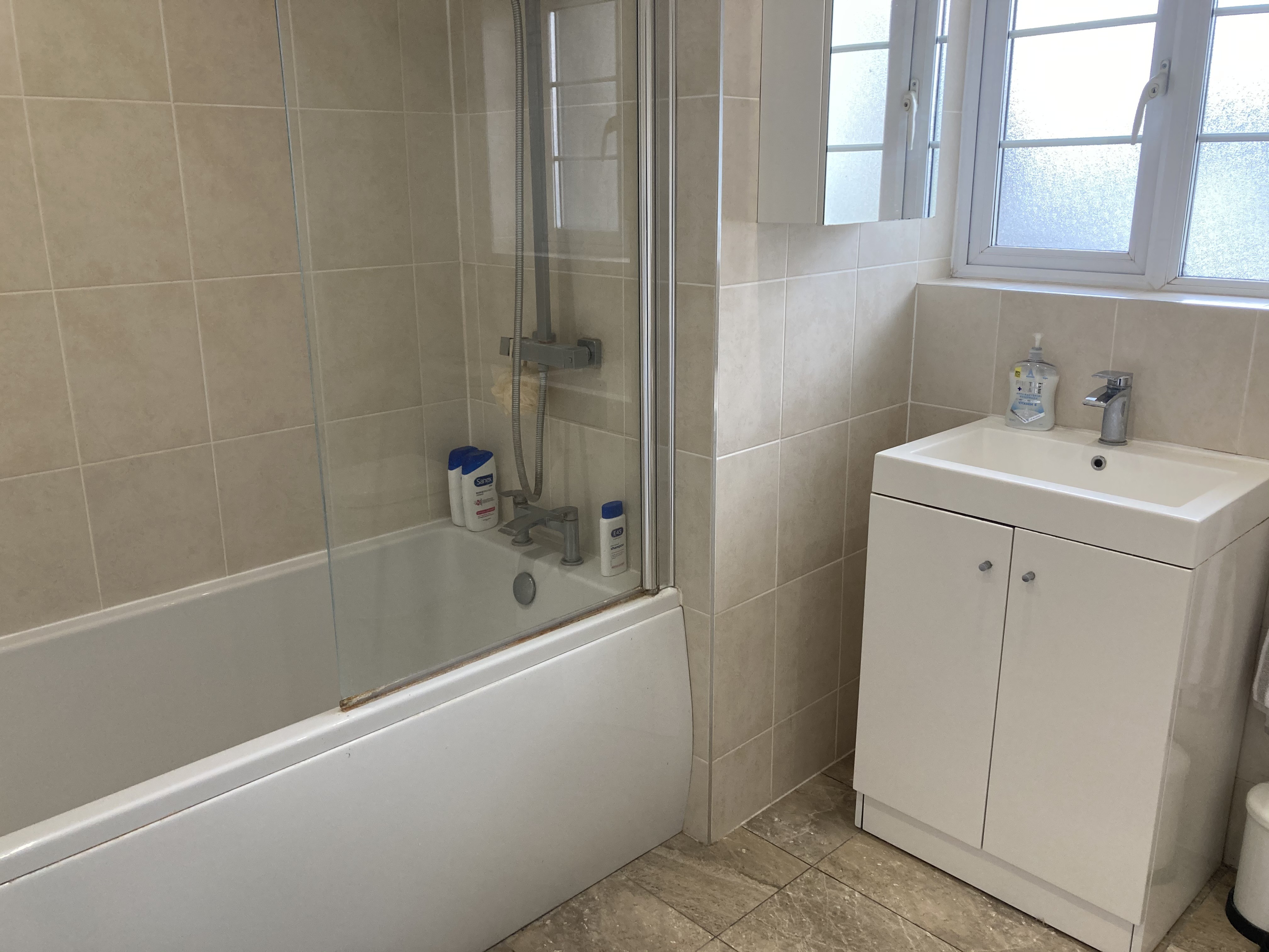 VACANT - Leasehold Self Contained Flat