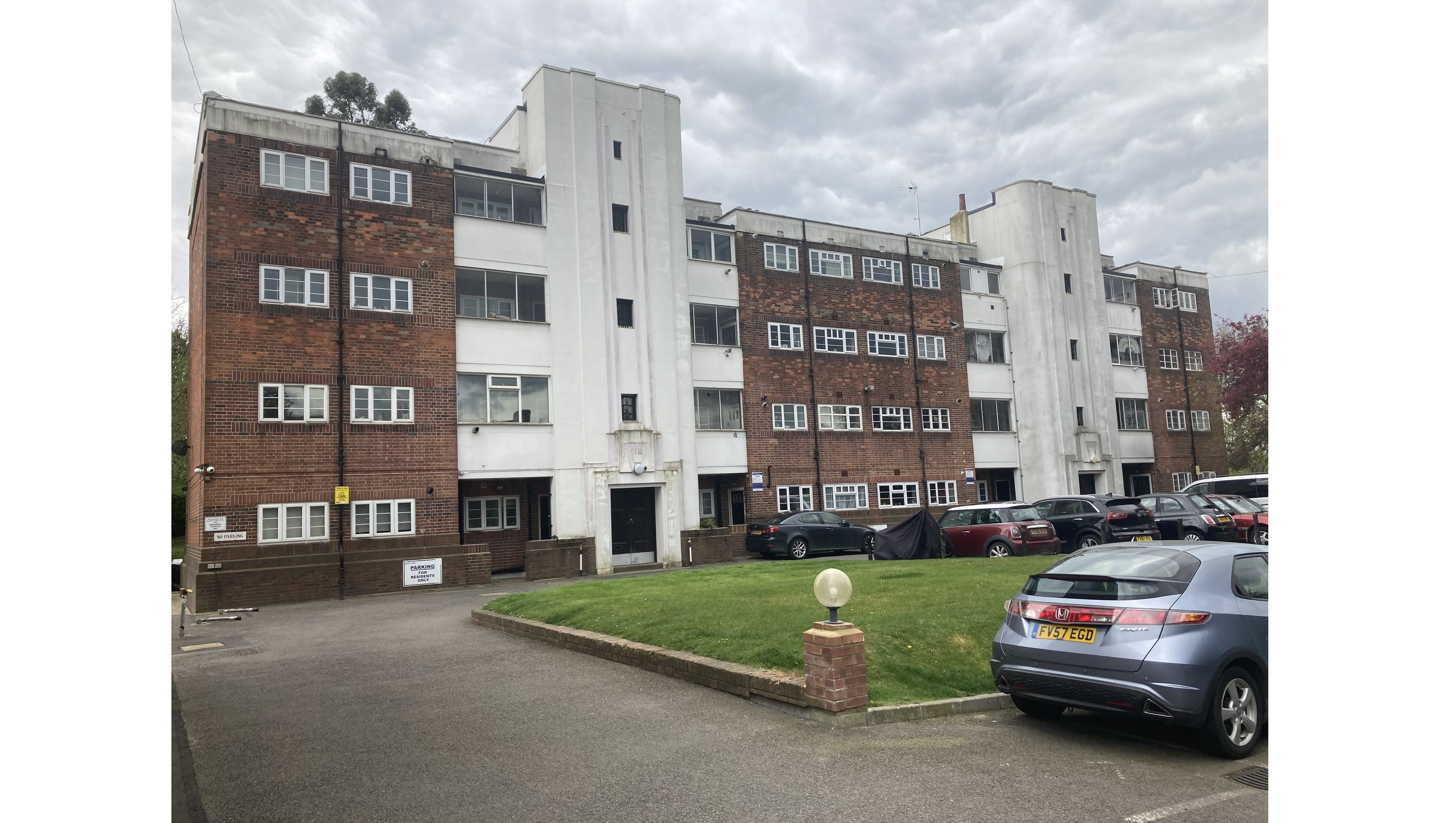 VACANT - Leasehold Self Contained Flat